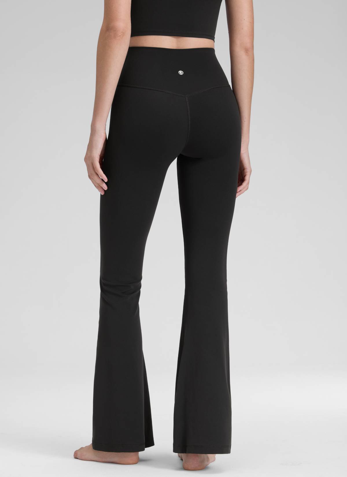 CRZ YOGA Damen Butterluxe Bootcut Yoga Leggings Crossover - 79cm Schwarz