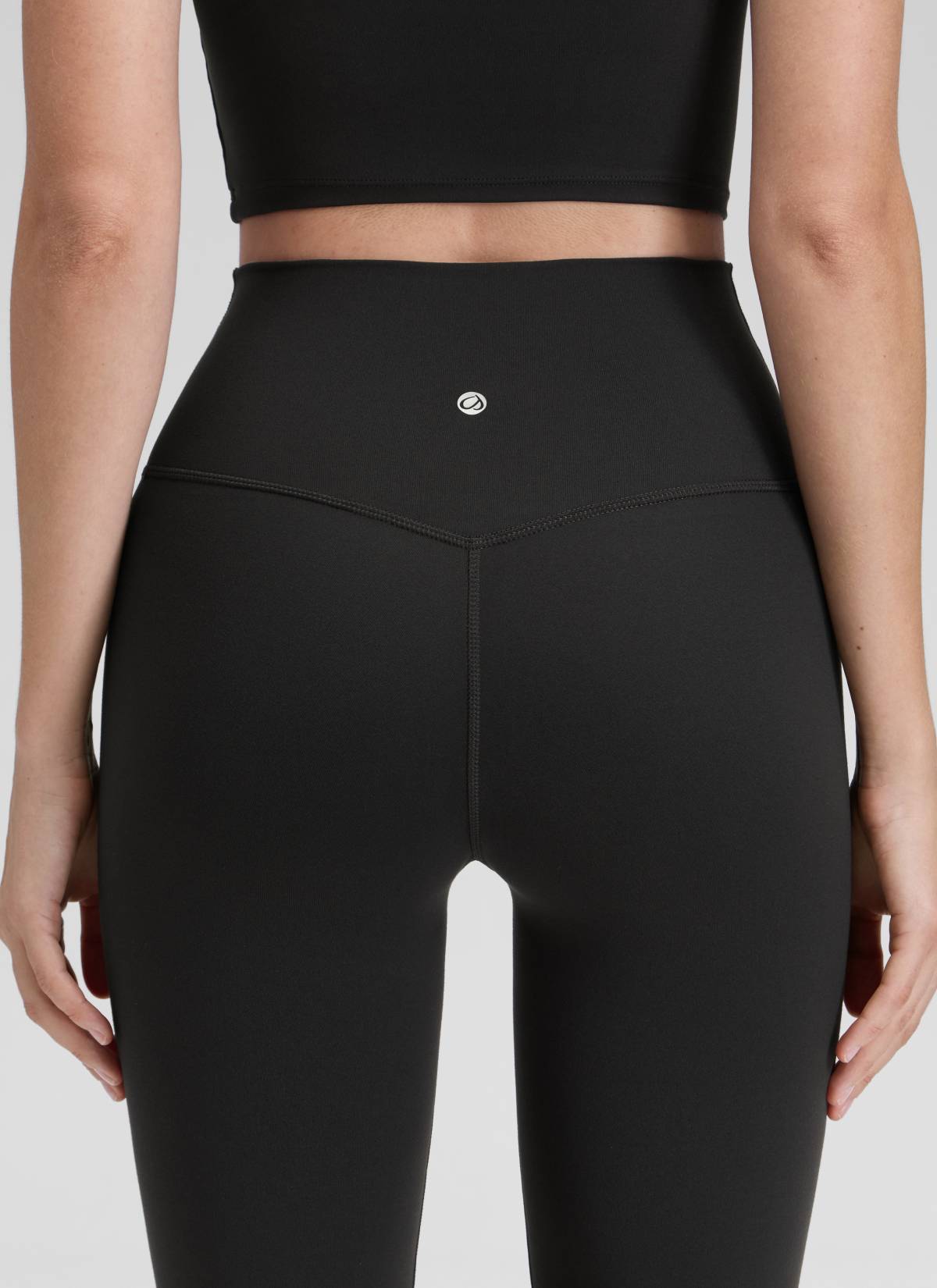 CRZ YOGA Damen Butterluxe Bootcut Yoga Leggings Crossover - 79cm Schwarz