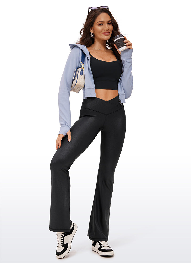 CRZ YOGA Damen Butterluxe Bootcut Yoga Leggings Crossover - 79cm Schwarzes klassisches Leder