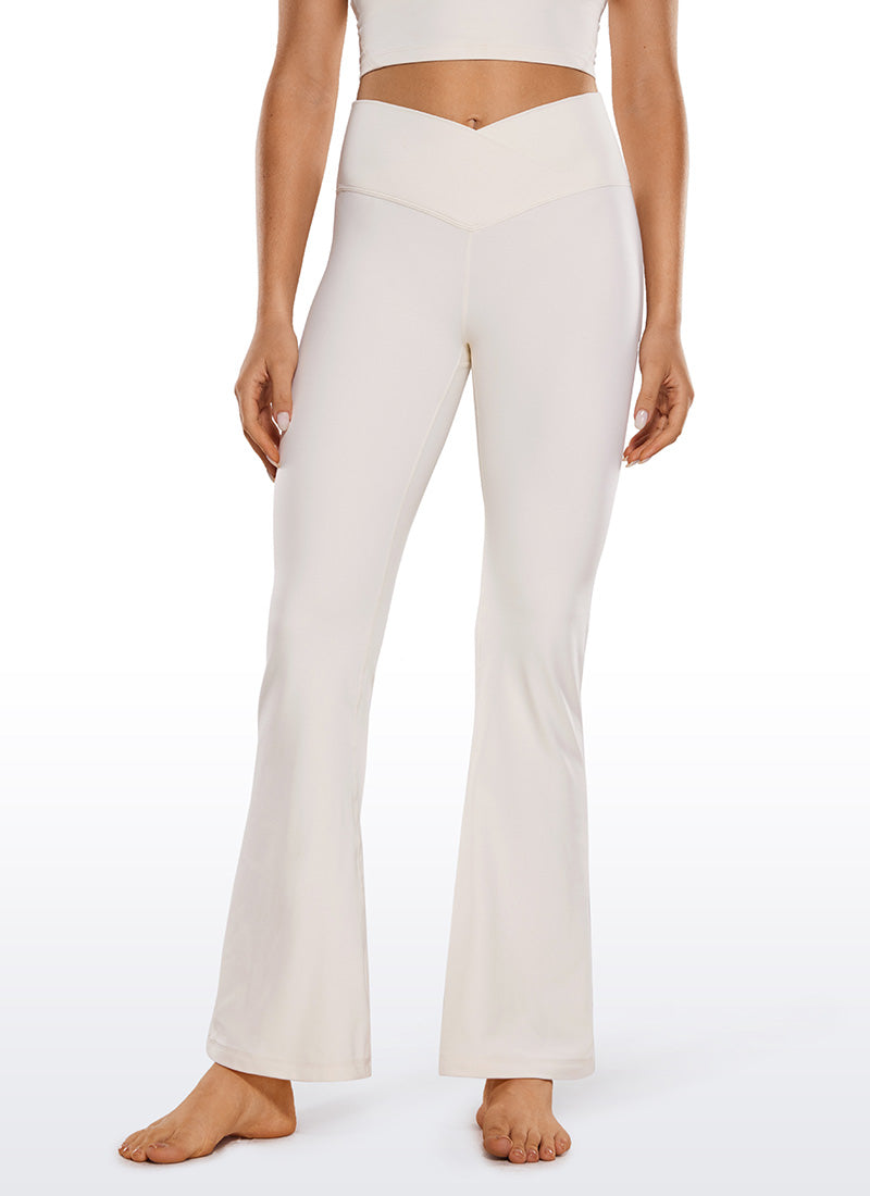 CRZ YOGA Damen Butterluxe Bootcut Yoga Leggings Crossover - 79cm Weiße Aprikose