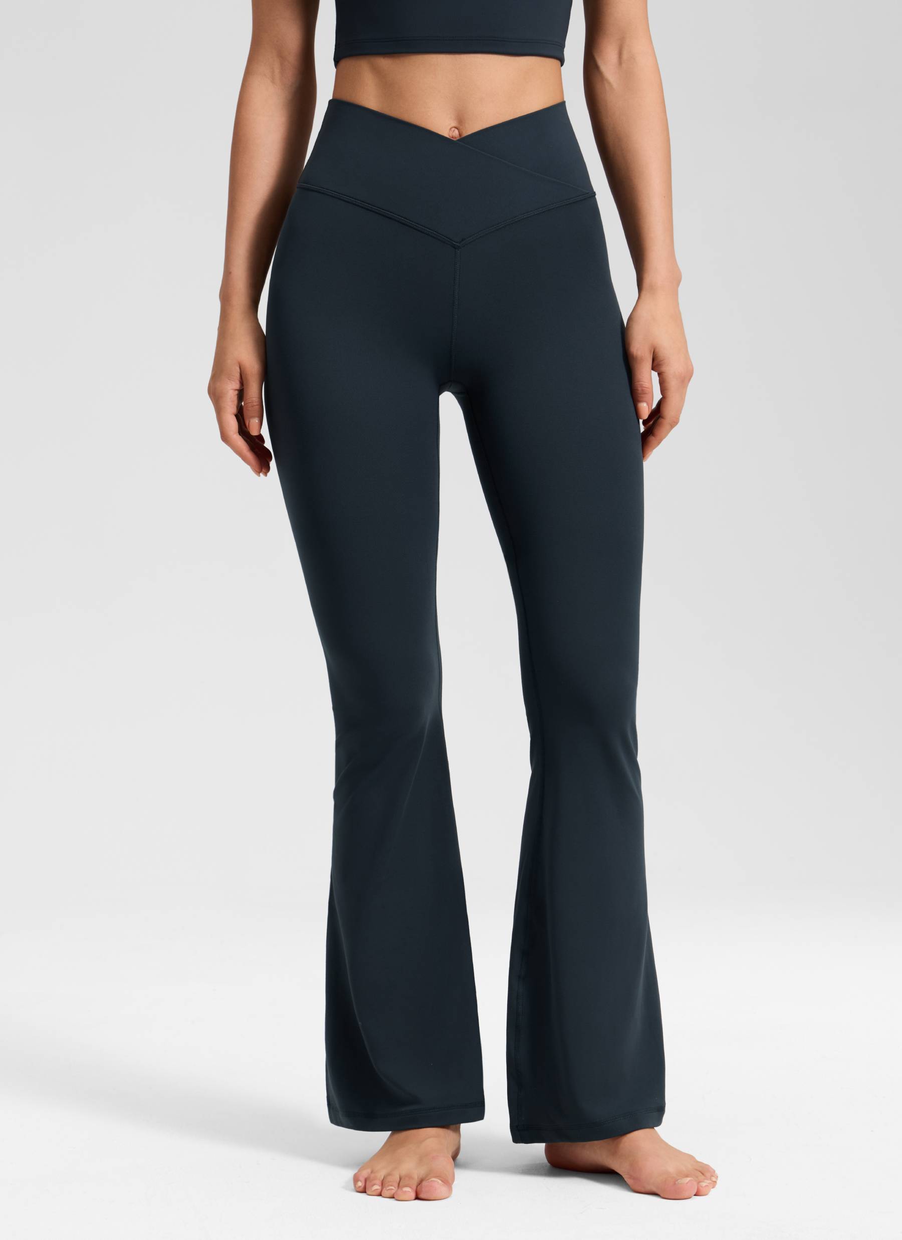 CRZ YOGA Damen Butterluxe Bootcut Yoga Leggings Crossover - 79cm Echte Marine