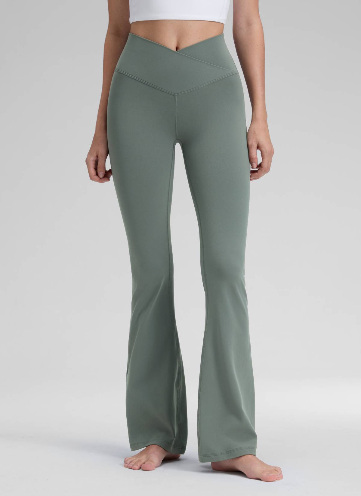 CRZ YOGA Damen Butterluxe Bootcut Yoga Leggings Crossover - 79cm Grauer Salbei