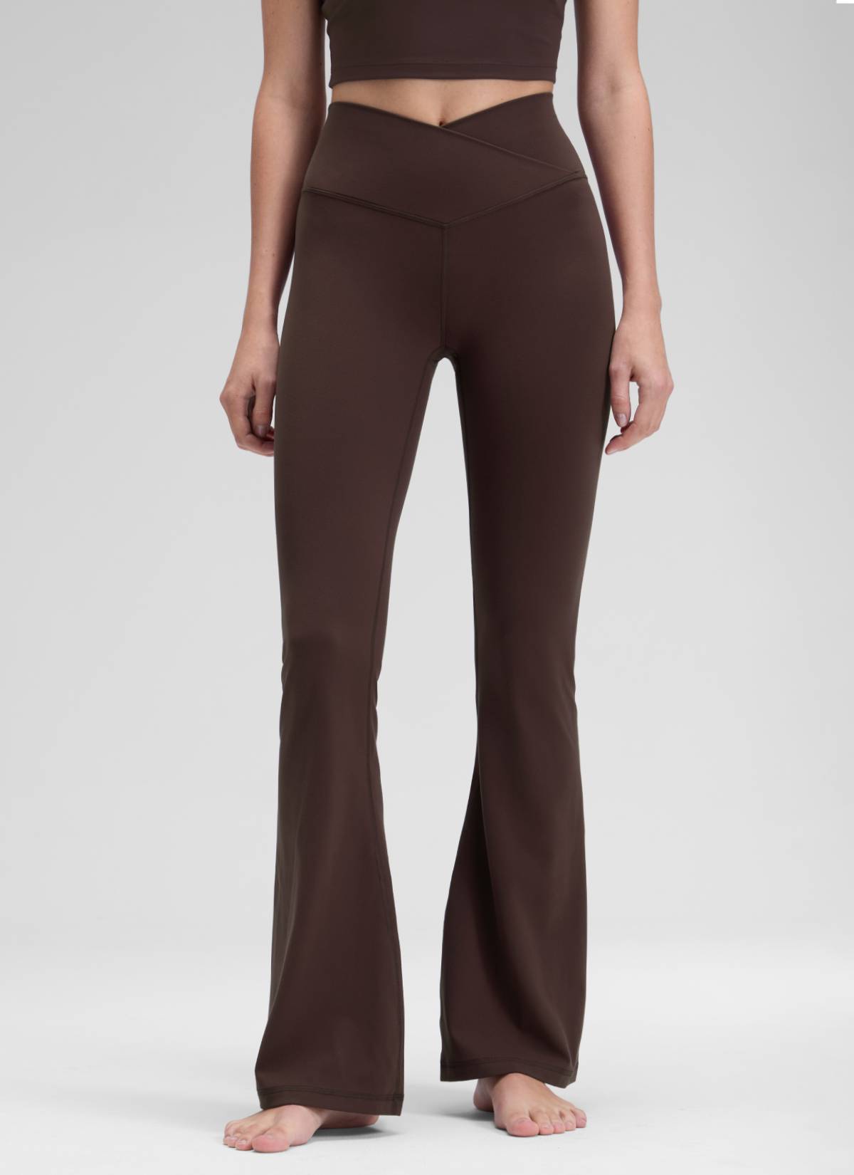 CRZ YOGA Damen Butterluxe Bootcut Yoga Leggings Crossover - 79cm Heißes Fudge-Brown