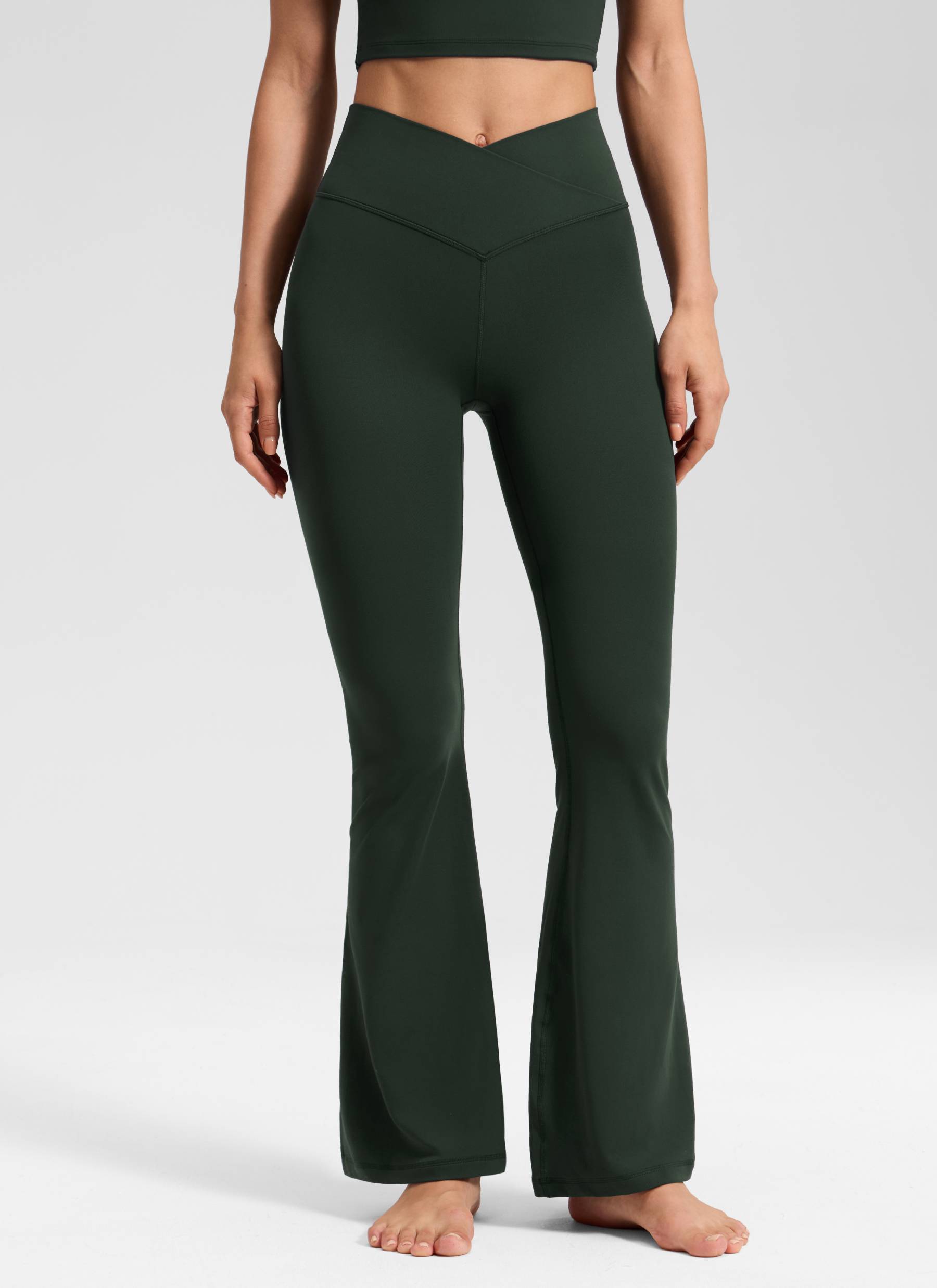 CRZ YOGA Damen Butterluxe Bootcut Yoga Leggings Crossover - 79cm Legende Grün