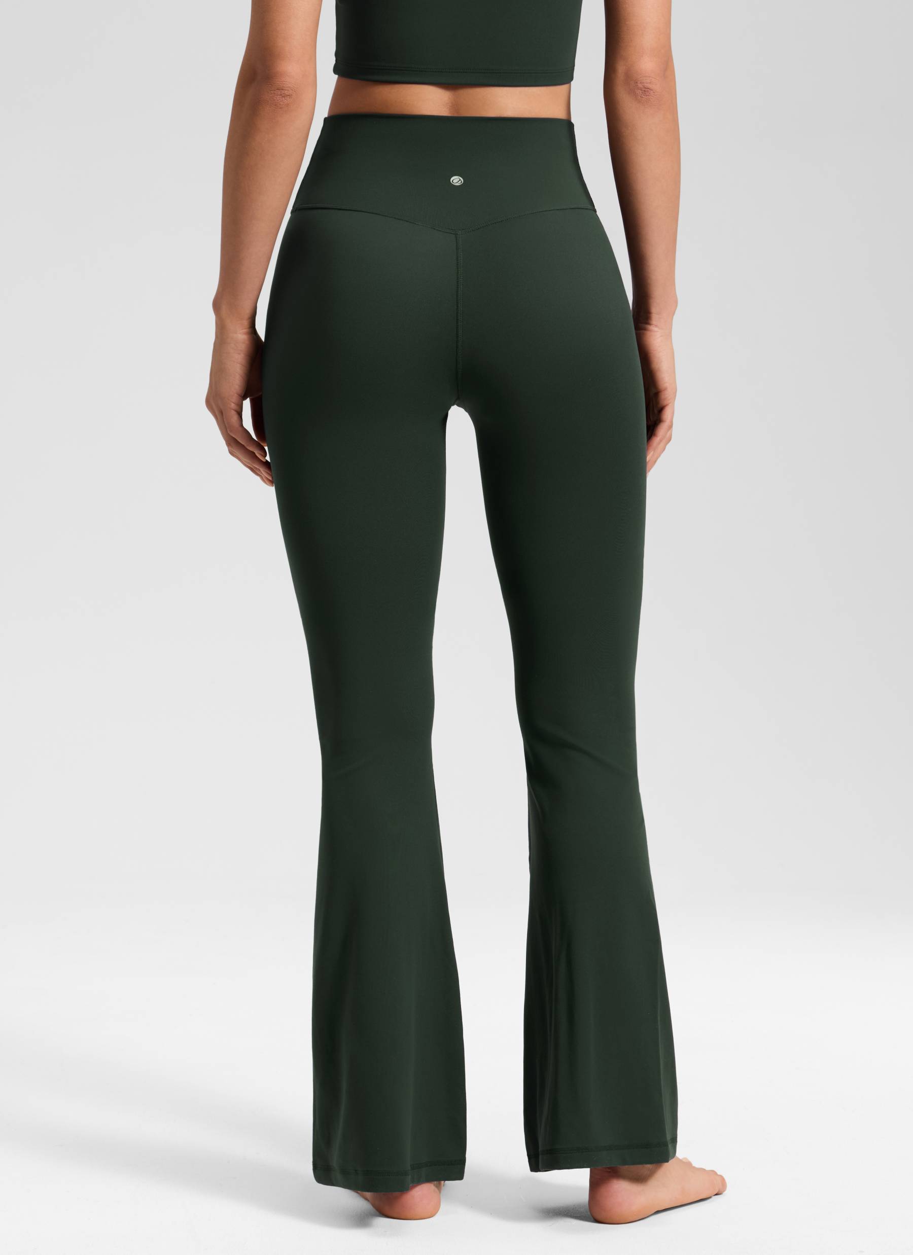 CRZ YOGA Damen Butterluxe Bootcut Yoga Leggings Crossover - 79cm Legende Grün