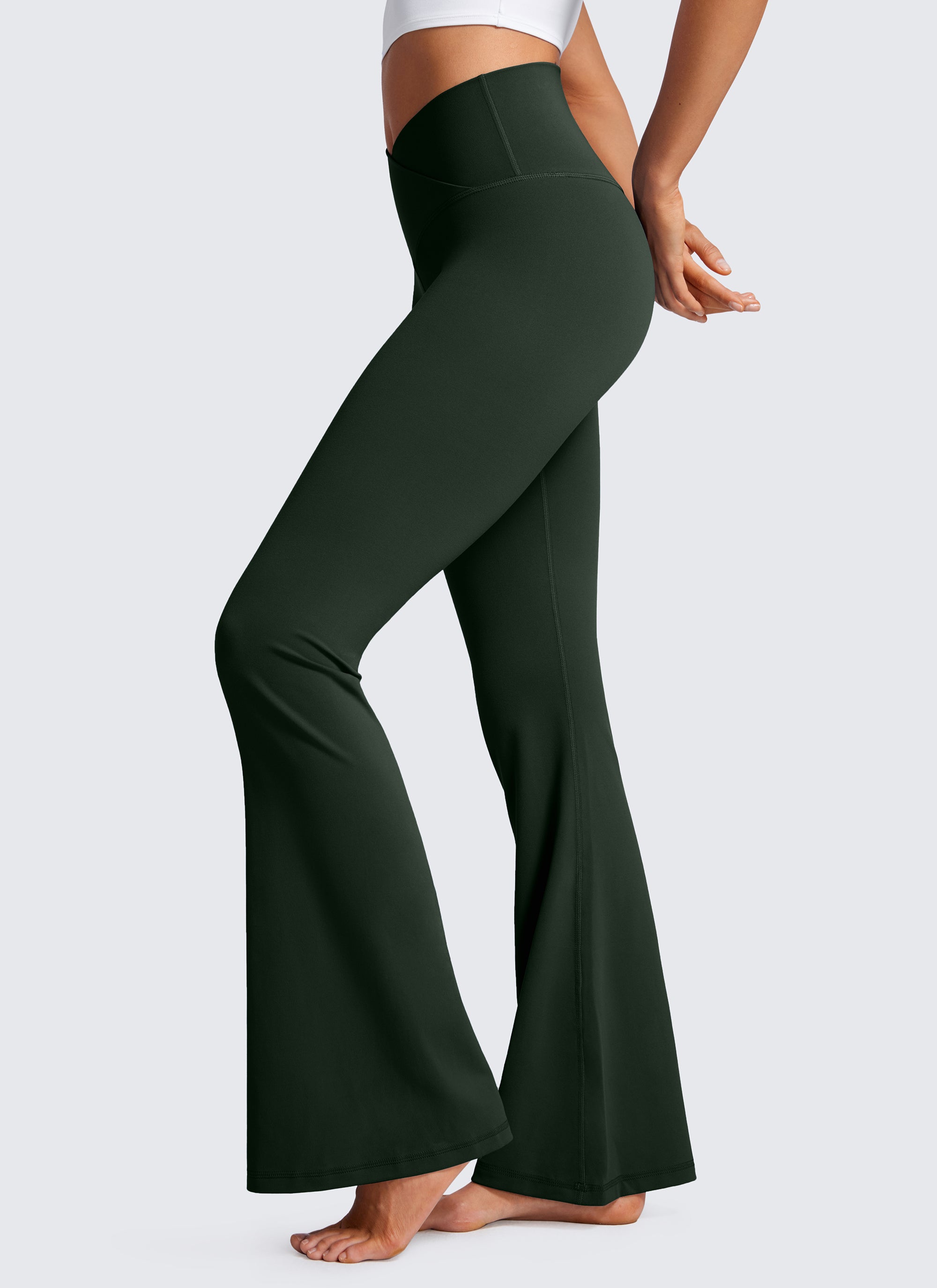 CRZ YOGA Damen Butterluxe Bootcut Yoga Leggings Crossover - 79cm Legende Grün