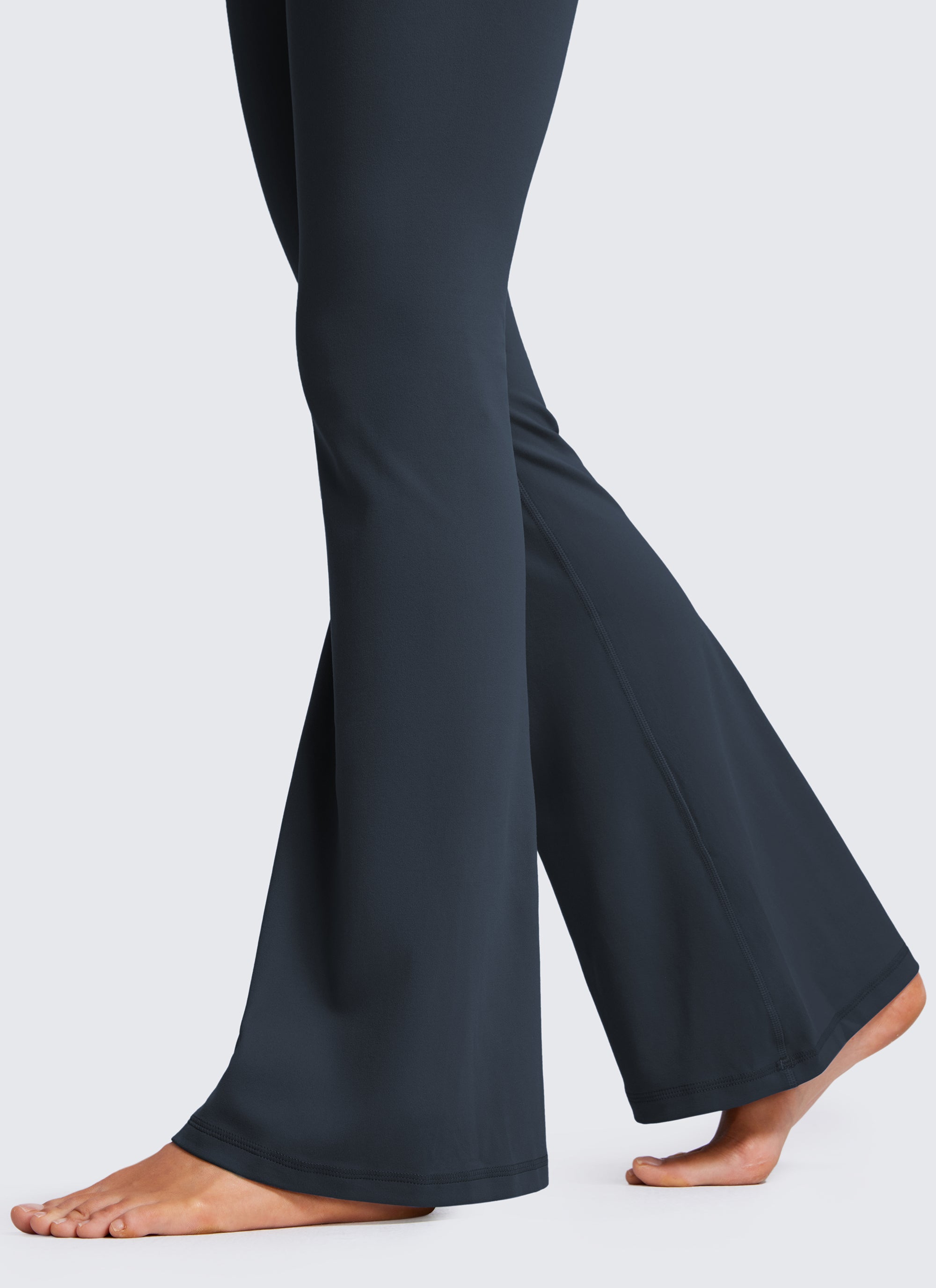 CRZ YOGA Damen Butterluxe Bootcut Yoga Leggings Crossover - 84 cm Echte Marine