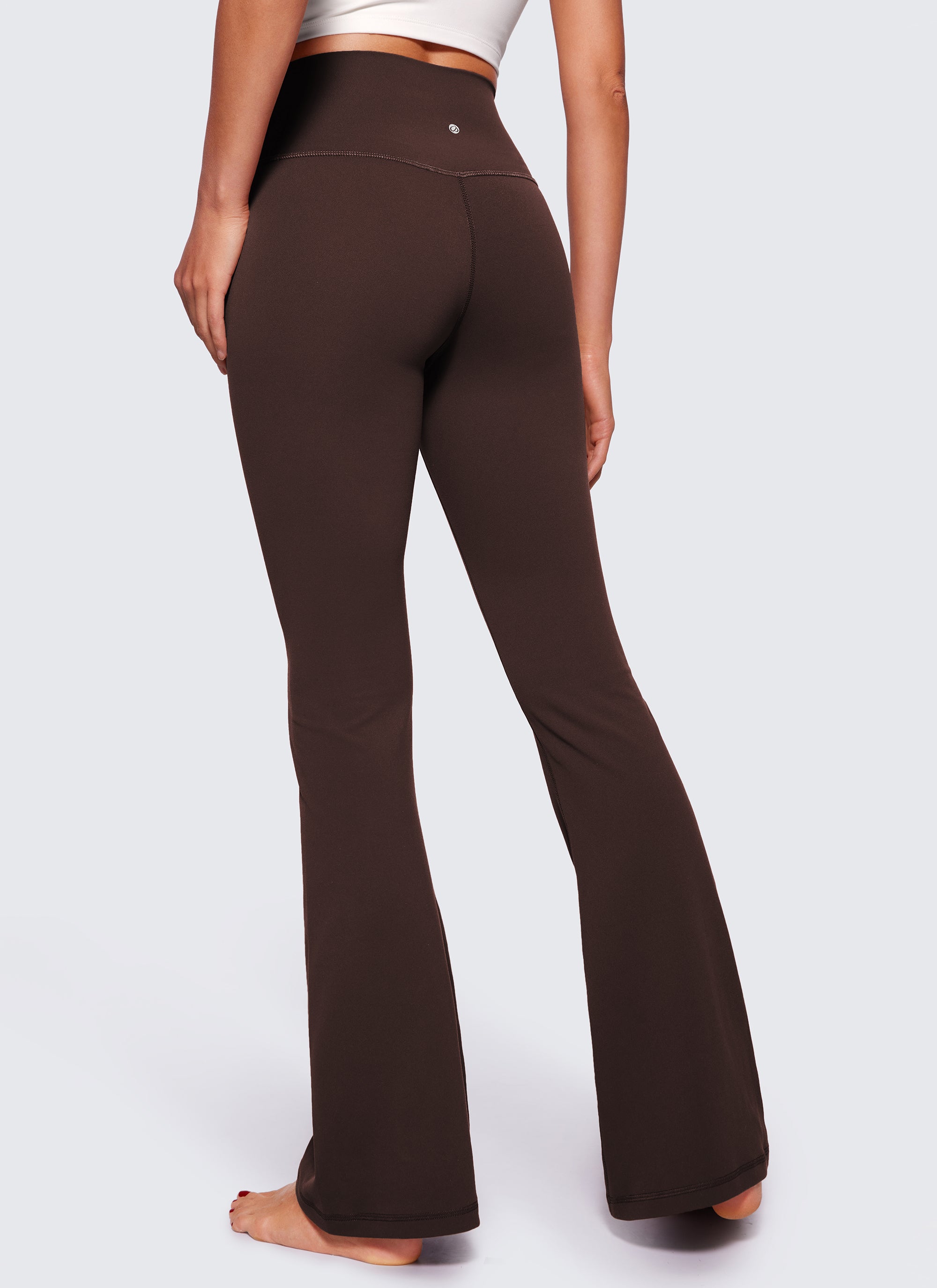 CRZ YOGA Damen Butterluxe Bootcut Yoga Leggings Crossover - 84 cm Heißes Fudge-Brown