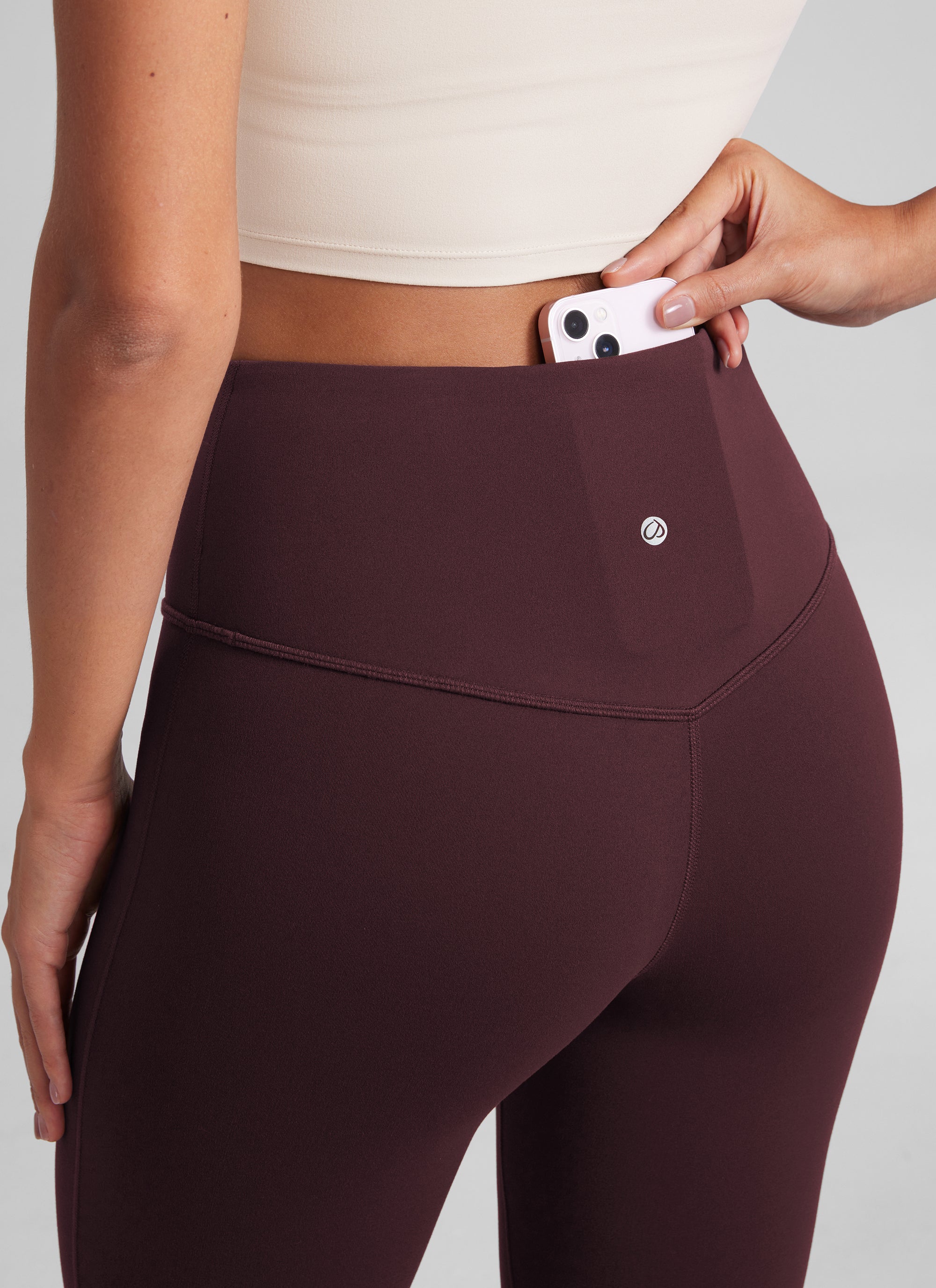 CRZ YOGA Damen Butterluxe Flared Schlaghose Yogahose Leggings - 74cm Reife Pflaume