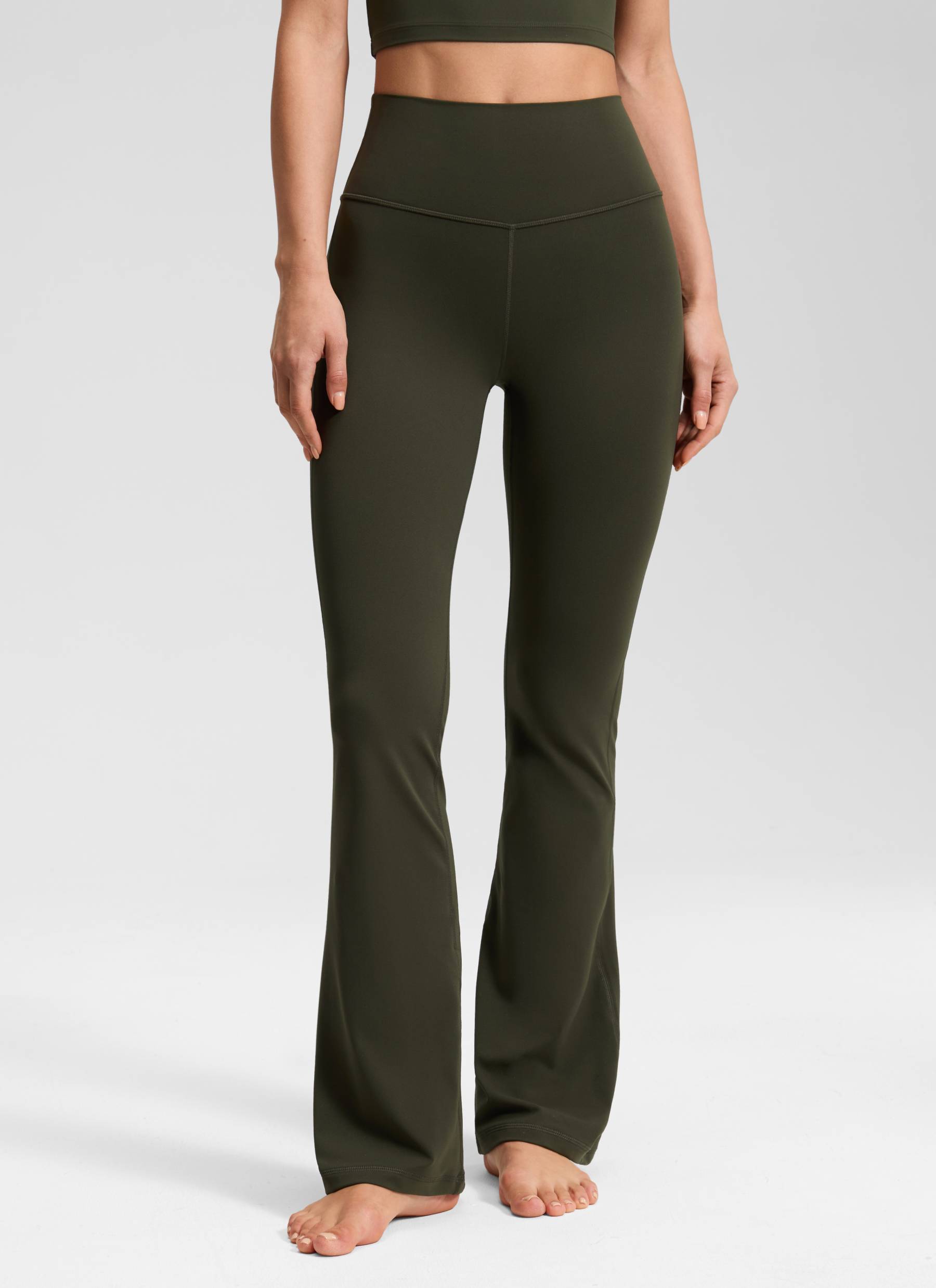 CRZ YOGA Damen Butterluxe Flared Schlaghose Yogahose Leggings - 77.5cm Olivgrün
