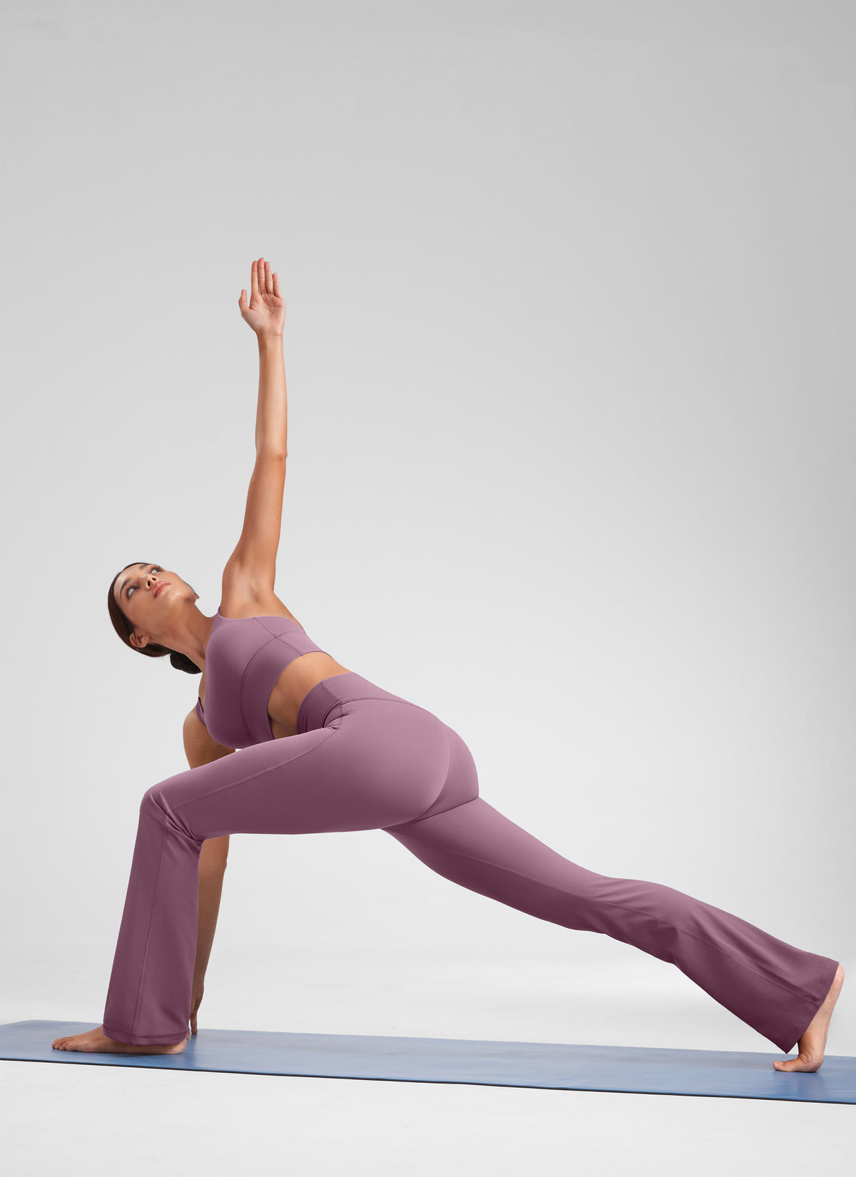 CRZ YOGA Damen Butterluxe Flared Schlaghose Yogahose Leggings - 77.5cm Lavendel Hell