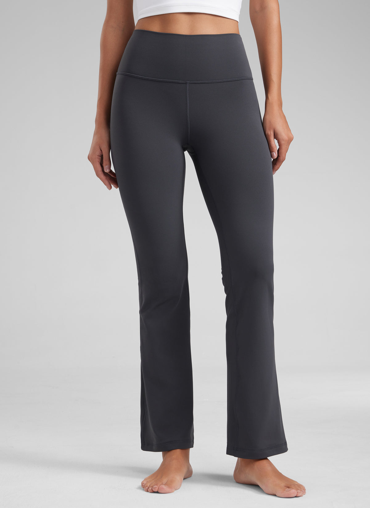 CRZ YOGA Damen Butterluxe Flared Schlaghose Yogahose Leggings - 74cm Mysteriöses Grau @model_info:L