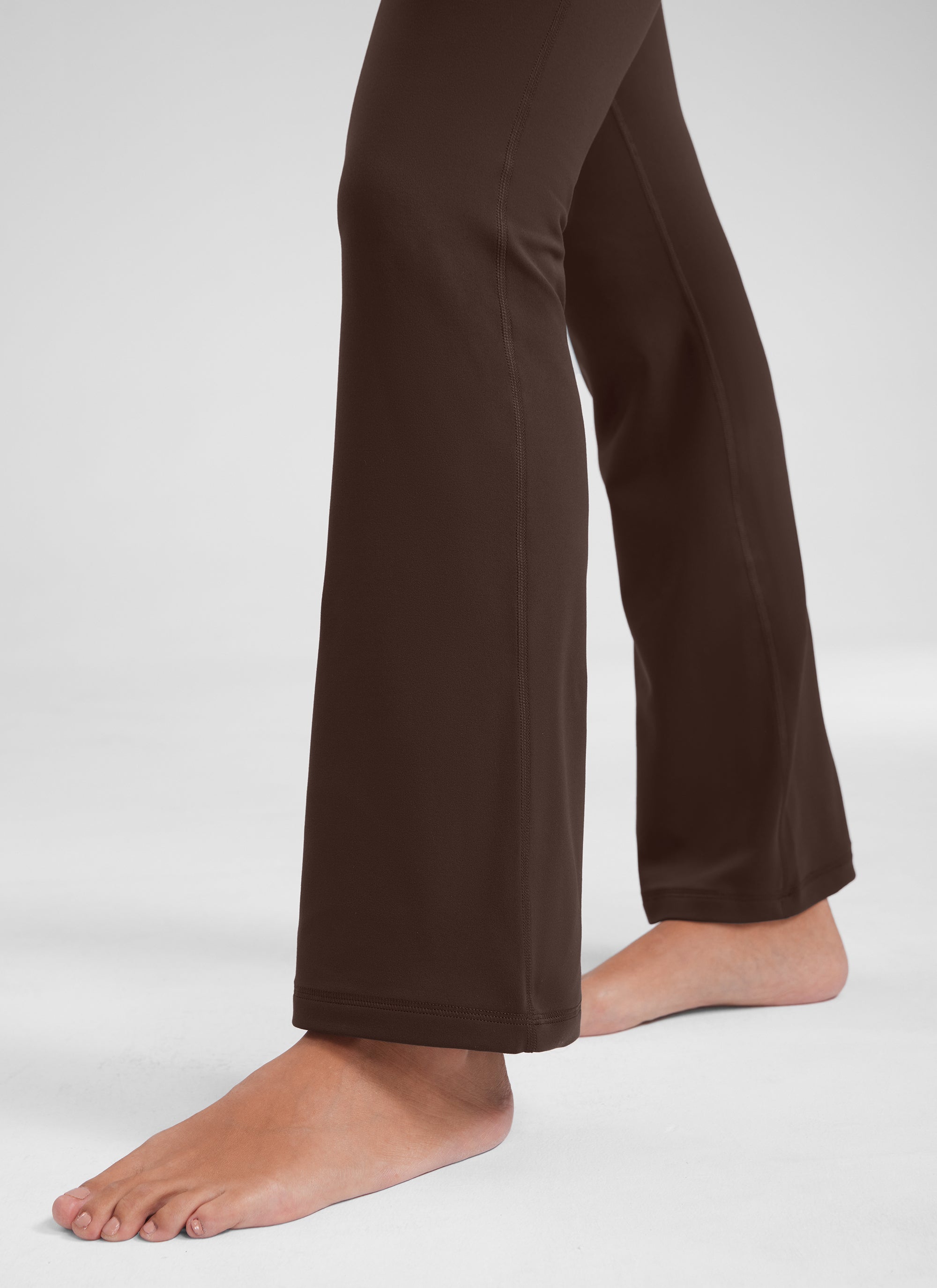 CRZ YOGA Damen Butterluxe Flared Schlaghose Yogahose Leggings - 74cm Heißes Fudge-Brown