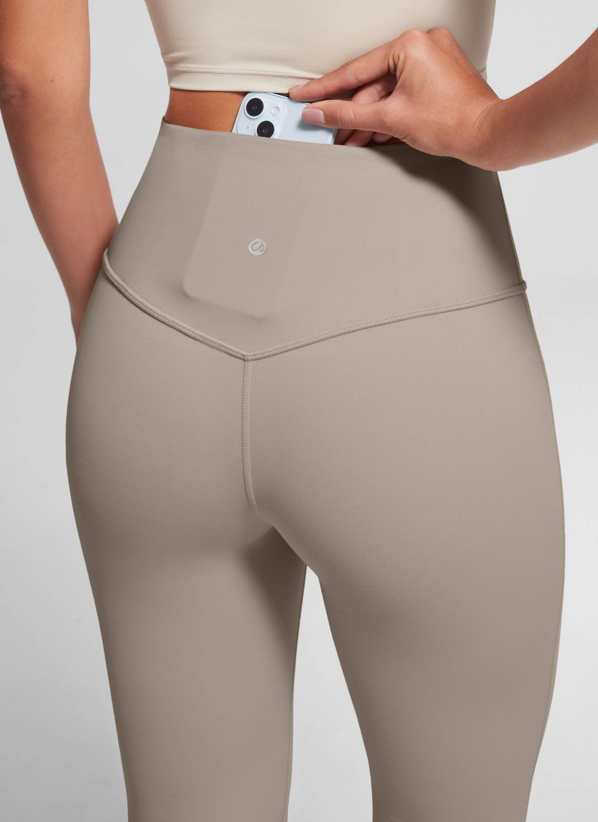 CRZ YOGA Damen Butterluxe Flared Schlaghose Yogahose Leggings - 74cm Warmes Aschgrau