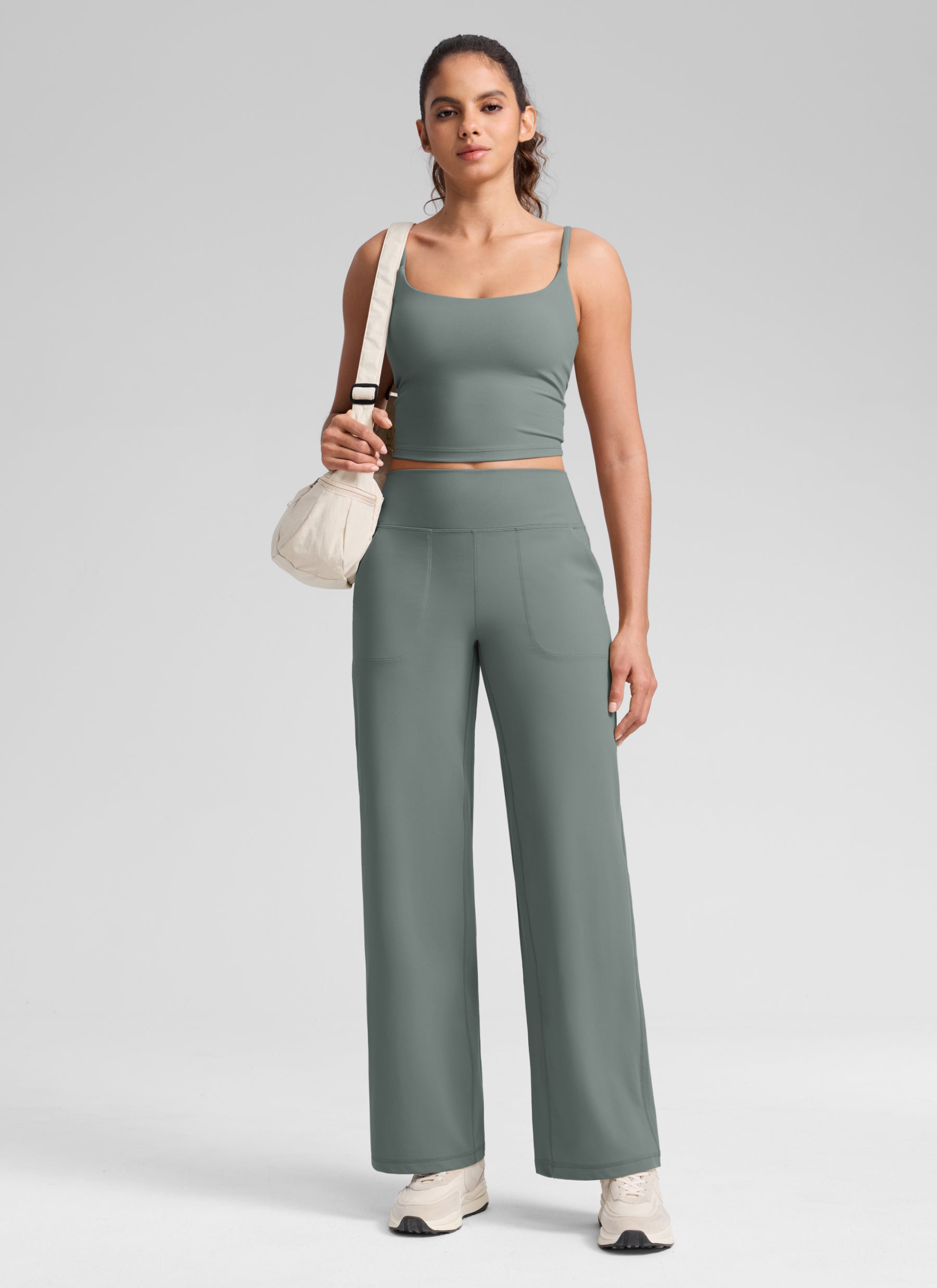 CRZ YOGA Damen Butterlift Weites Bein Hose mit Taschen - 74cm Grauer Salbei @model_info:Q1