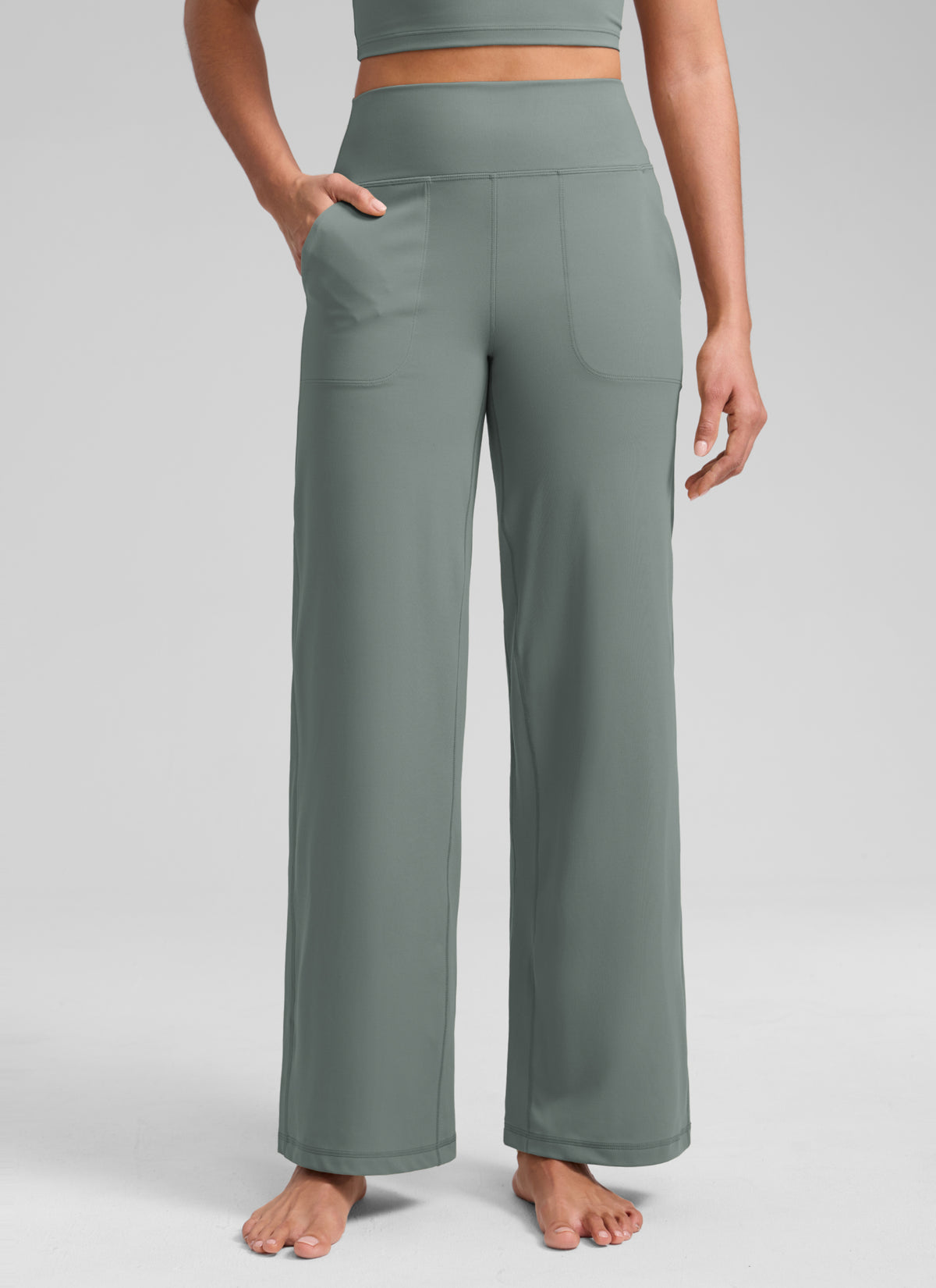 CRZ YOGA Damen Butterlift Weites Bein Hose mit Taschen - 74cm Grauer Salbei @model_info:S1