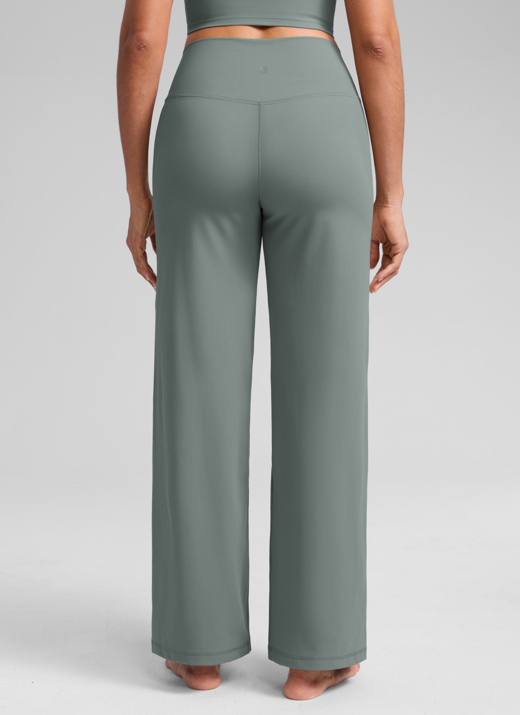 CRZ YOGA Damen Butterlift Weites Bein Hose mit Taschen - 74cm Grauer Salbei @model_info:S2