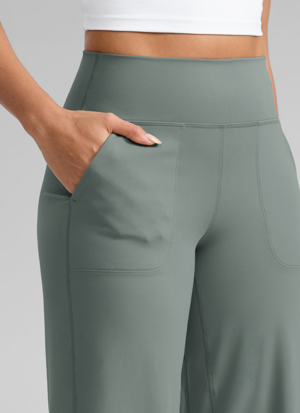 CRZ YOGA Damen Butterlift Weites Bein Hose mit Taschen - 74cm Grauer Salbei @model_info:S3