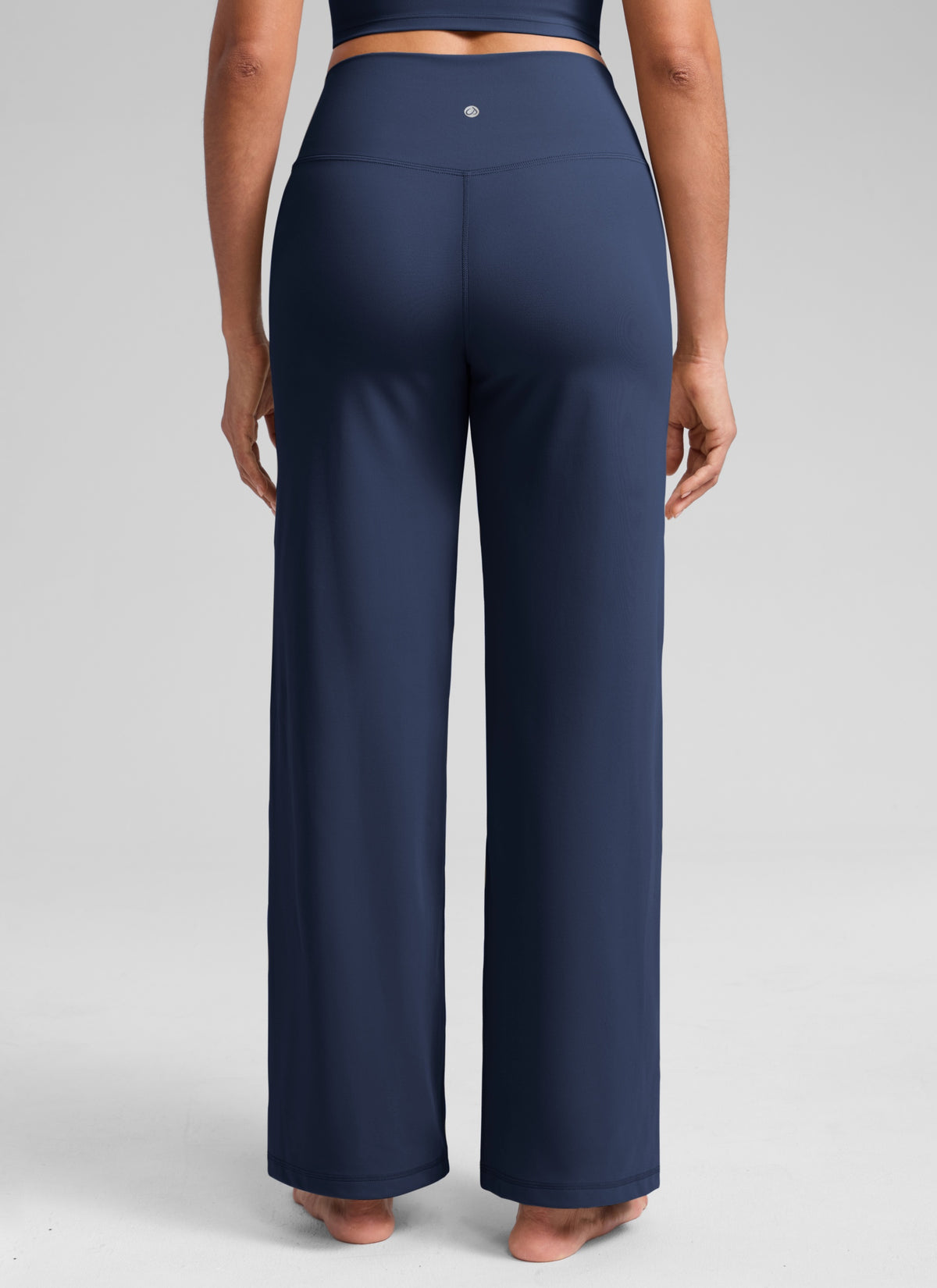 CRZ YOGA Damen Butterlift Weites Bein Hose mit Taschen - 84cm Club Blau @model_info:Dany