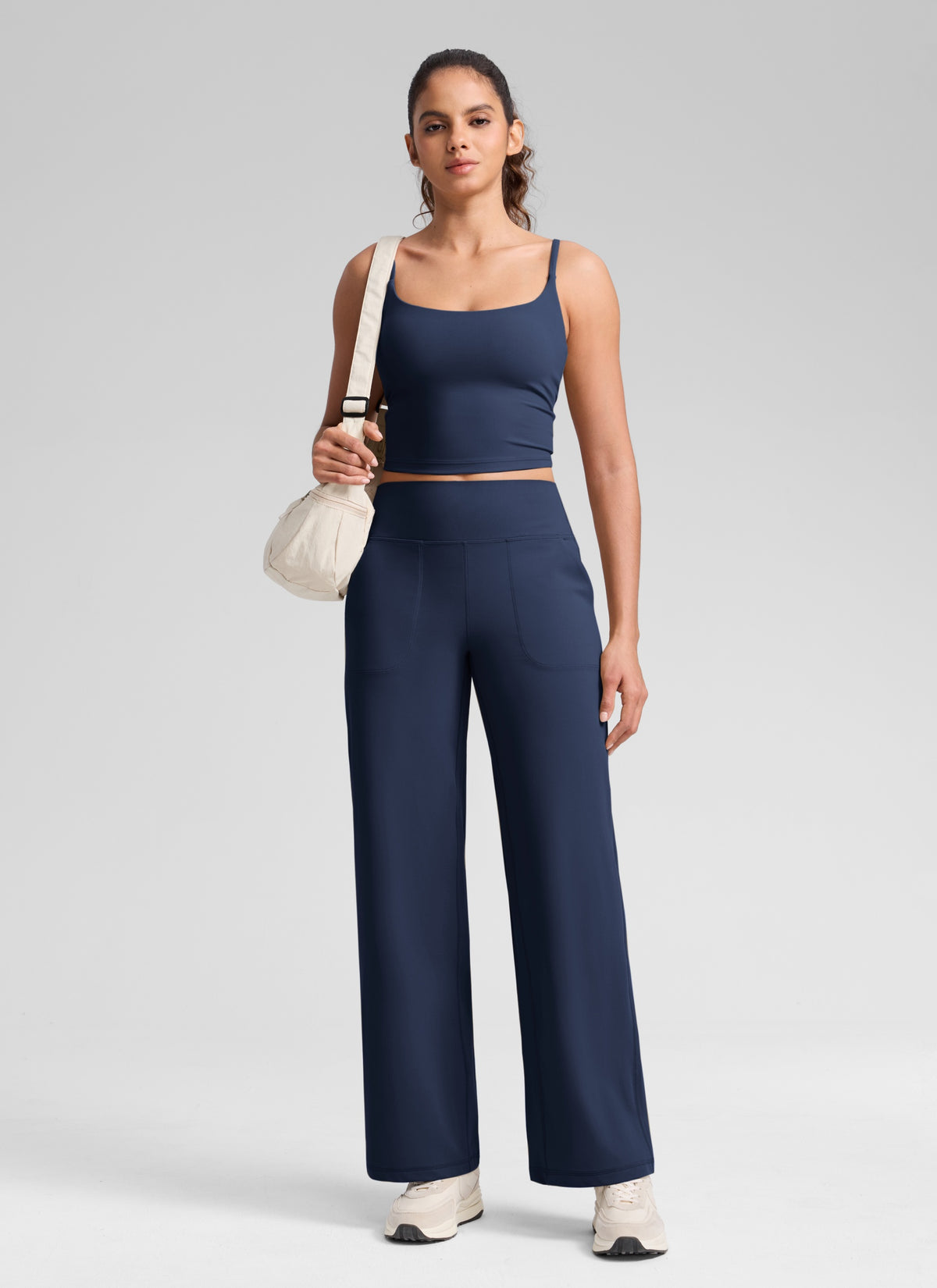 CRZ YOGA Damen Butterlift Weites Bein Hose mit Taschen - 84cm Club Blau @model_info:Dany