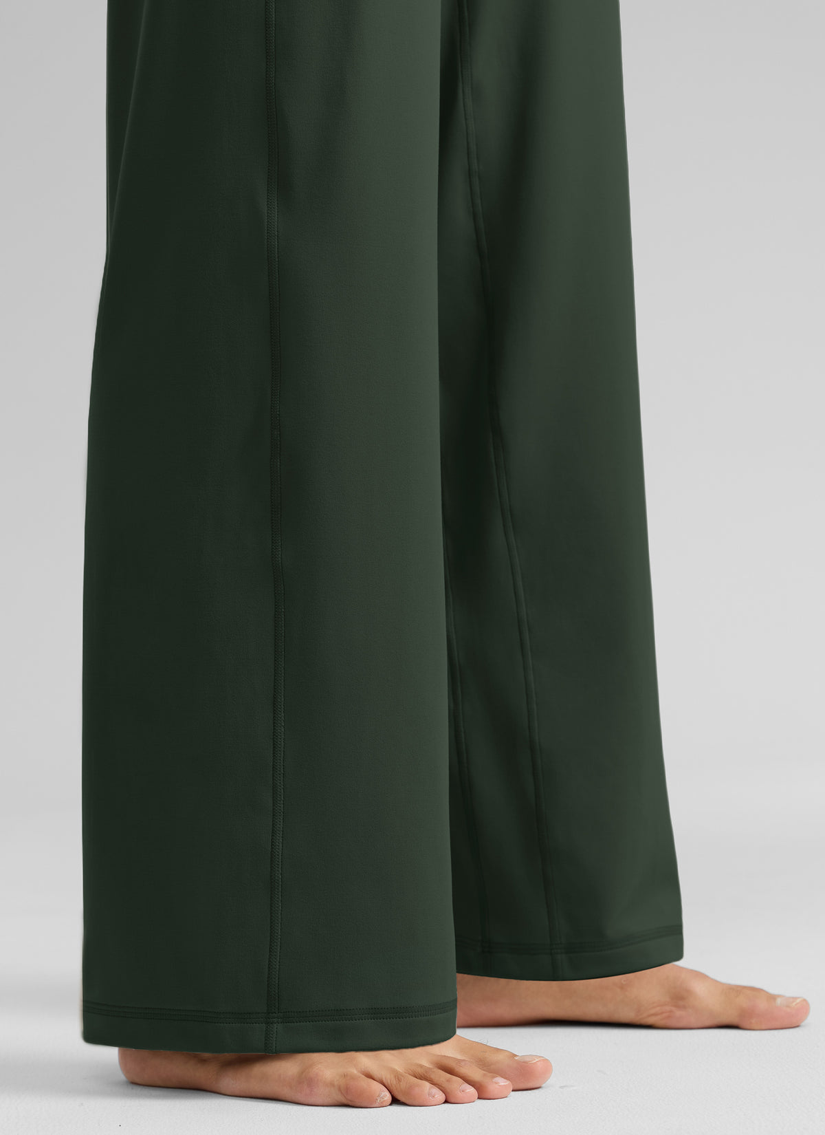 CRZ YOGA Damen Butterlift Weites Bein Hose mit Taschen - 84cm Legende Grün @model_info:Dany
