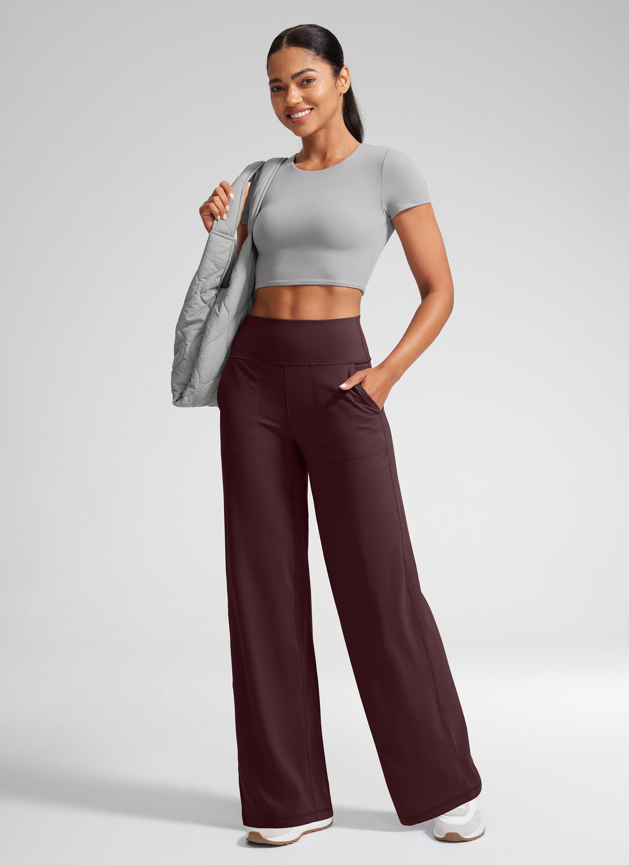 CRZ YOGA Damen Butterlift Weites Bein Hose mit Taschen - 84cm Reife Pflaume @model_info:Amanda