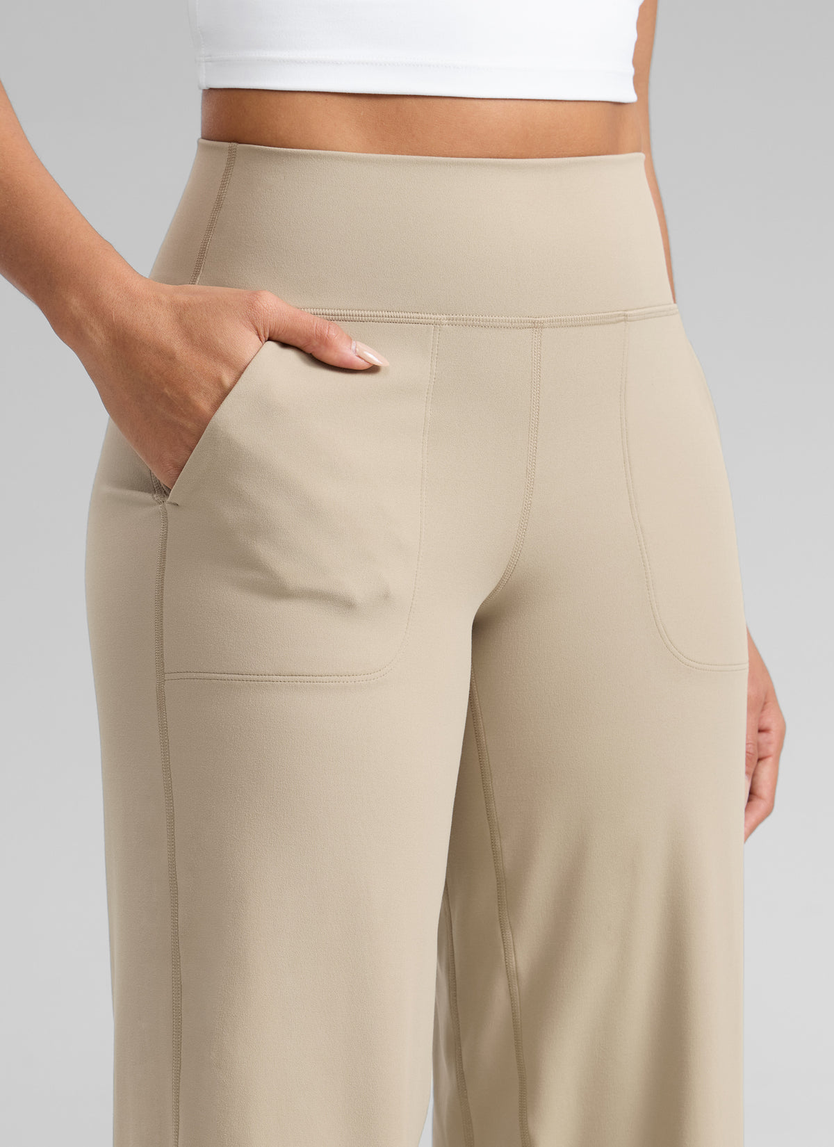 CRZ YOGA Damen Butterlift Weites Bein Hose mit Taschen - 84cm Eiche @model_info:Dany