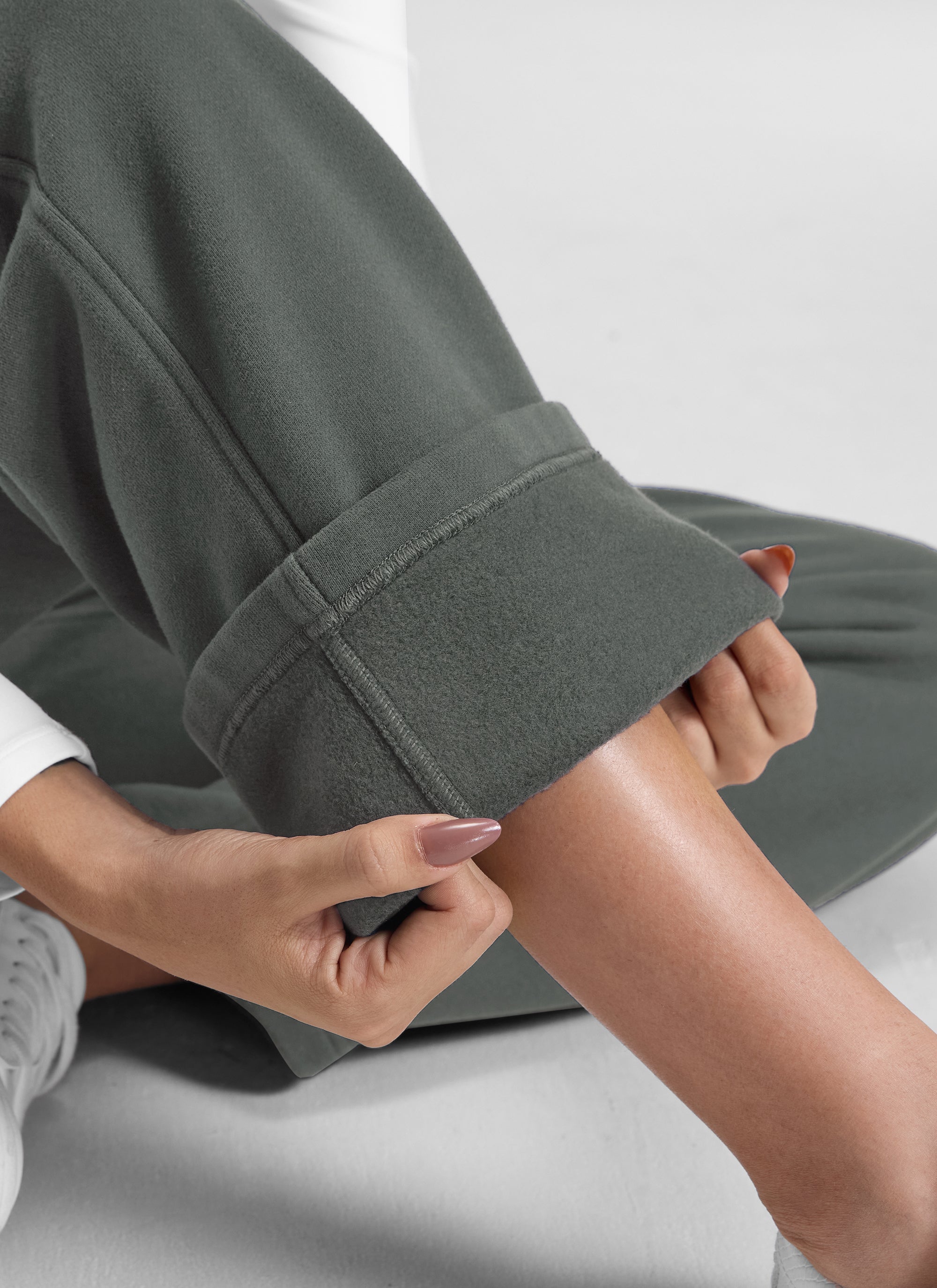 CRZ YOGA Damen Gefütterte Baumwolle Hose mit Taschen - 76 cm Grauer Salbei @model_info:Jenna