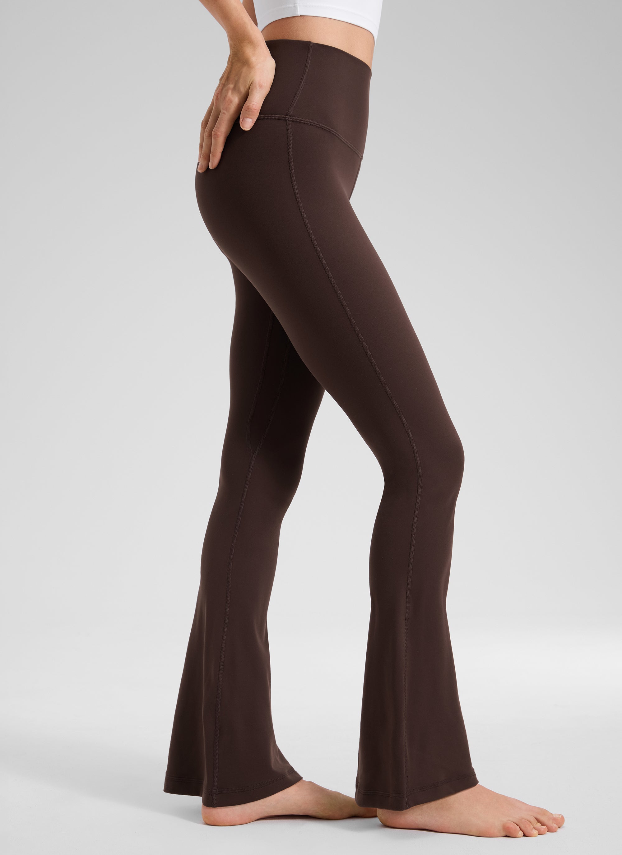 CRZ YOGA Damen Butterluxe Hohe Taille Mini Flared Leggings - 76 cm Heißes Fudge-Brown