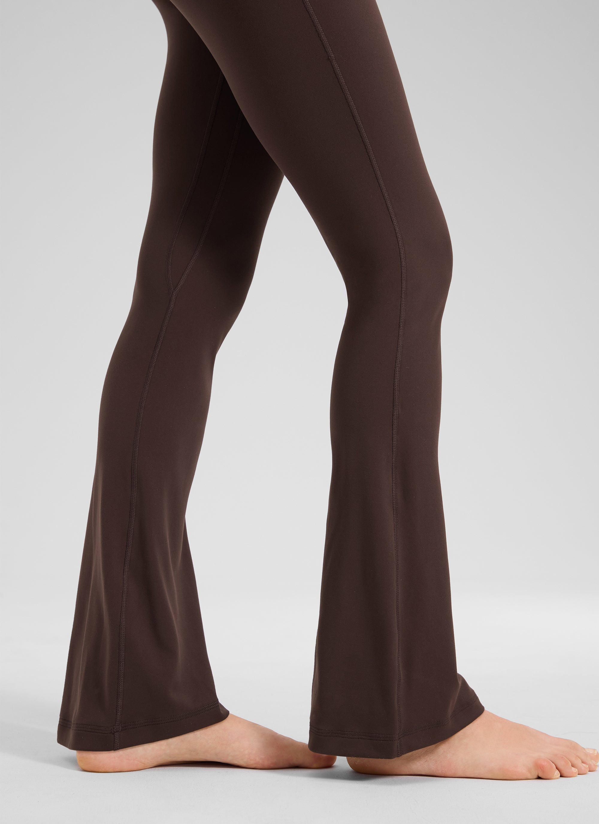 CRZ YOGA Damen Butterluxe Hohe Taille Mini Flared Leggings - 76 cm Heißes Fudge-Brown