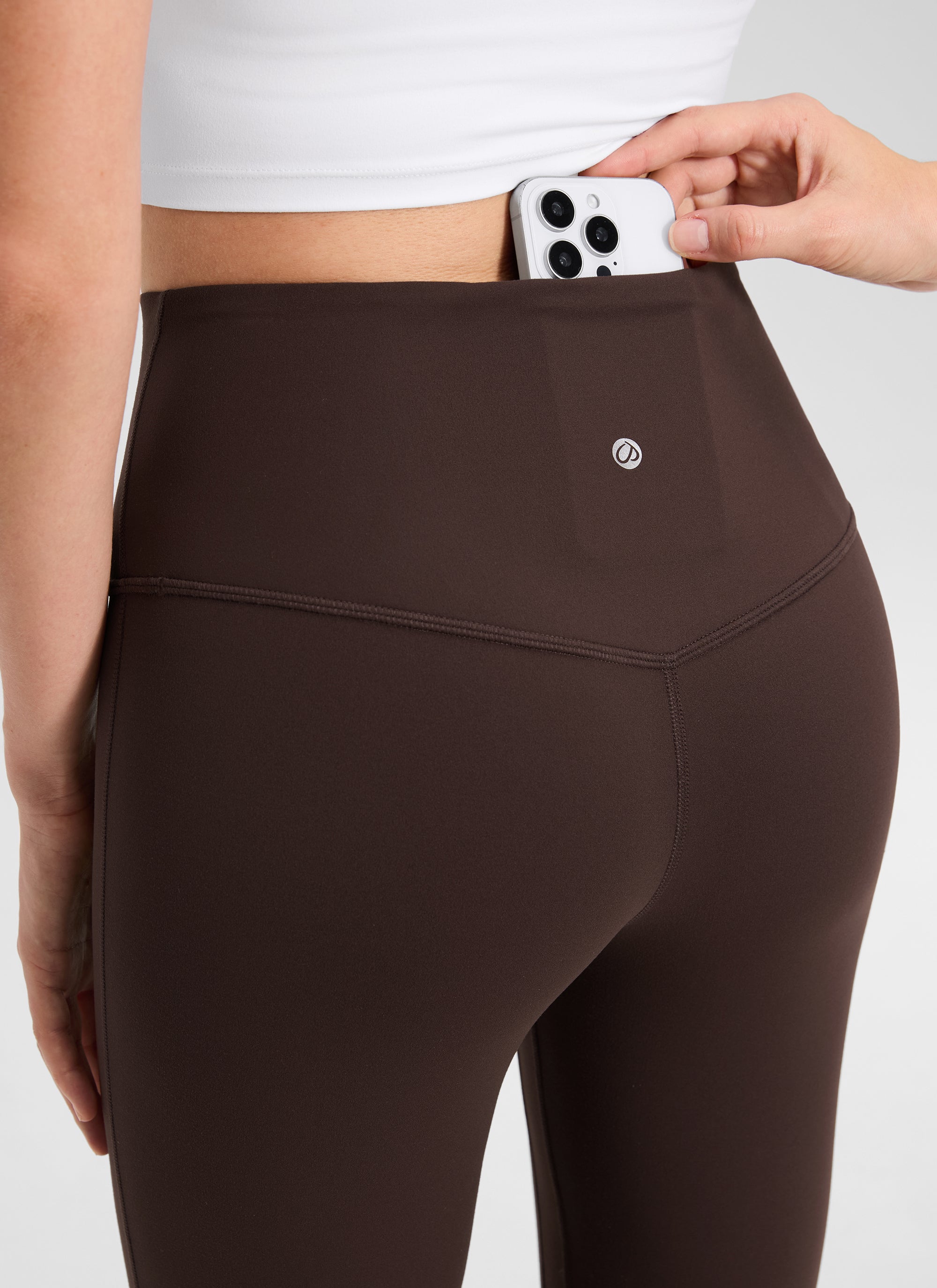 CRZ YOGA Damen Butterluxe Hohe Taille Mini Flared Leggings - 76 cm Heißes Fudge-Brown