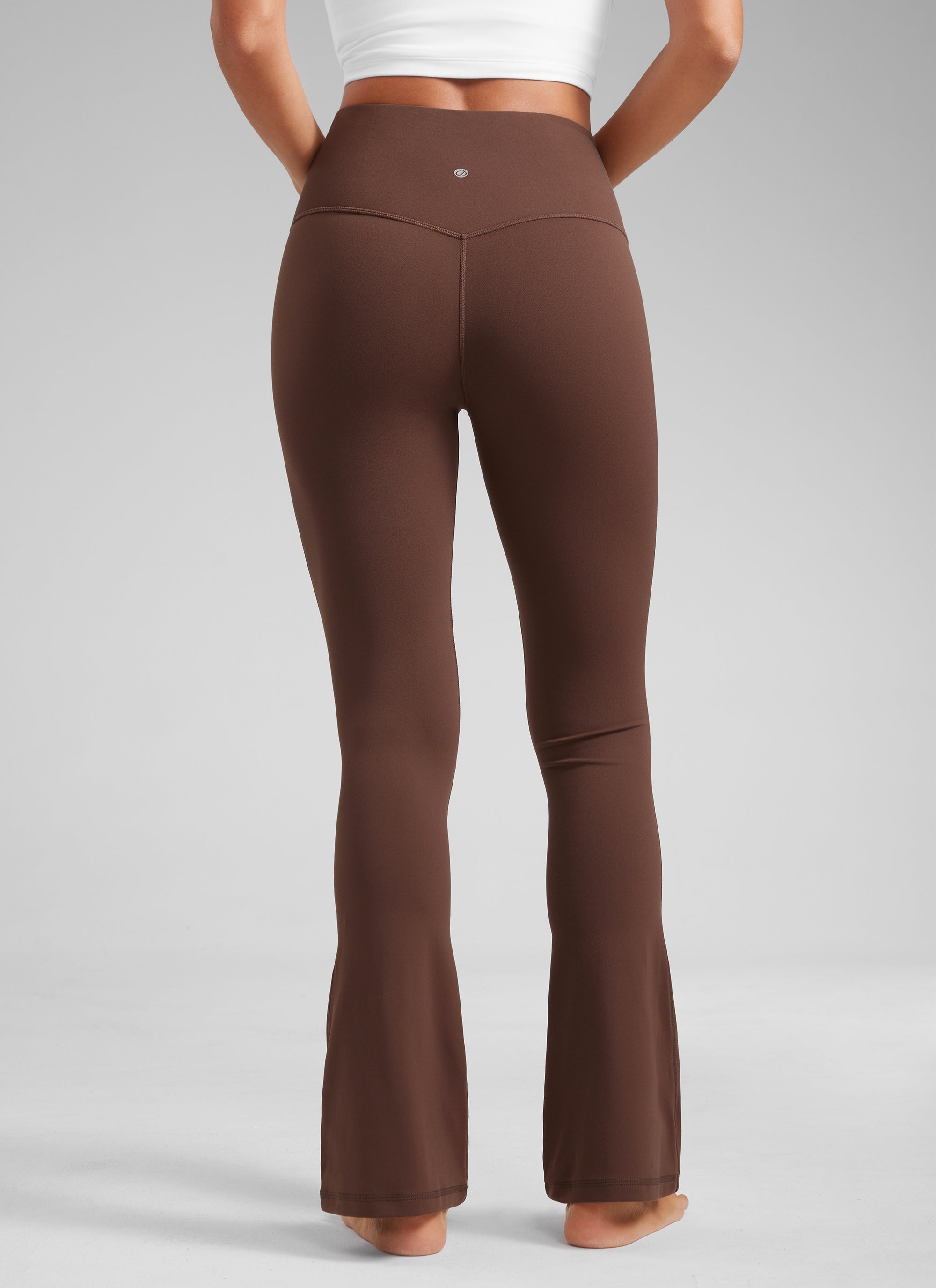 CRZ YOGA Damen Butterluxe Hohe Taille Mini Flared Leggings - 76 cm Kaffeebraun