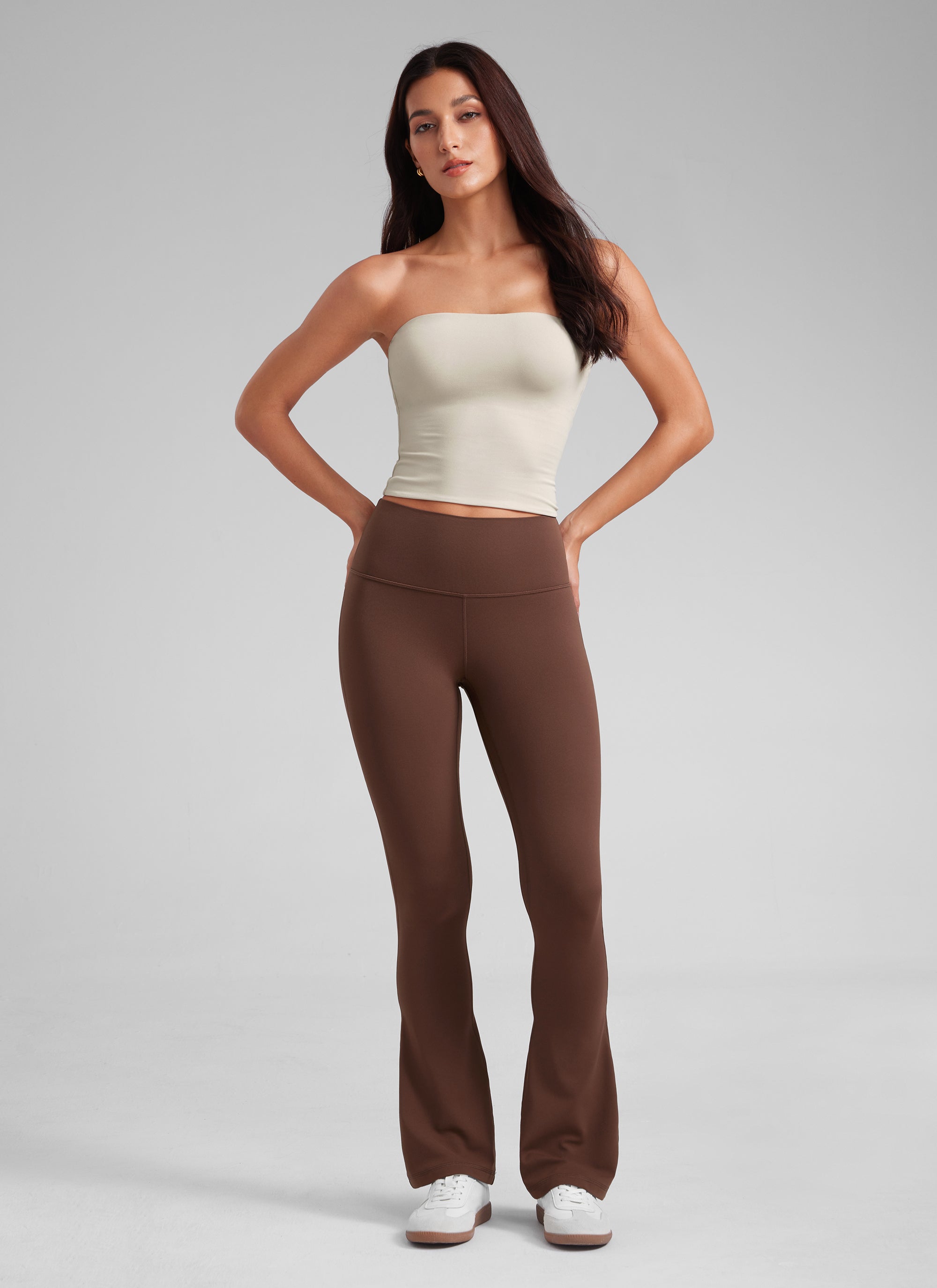 CRZ YOGA Damen Butterluxe Hohe Taille Mini Flared Leggings - 76 cm Kaffeebraun