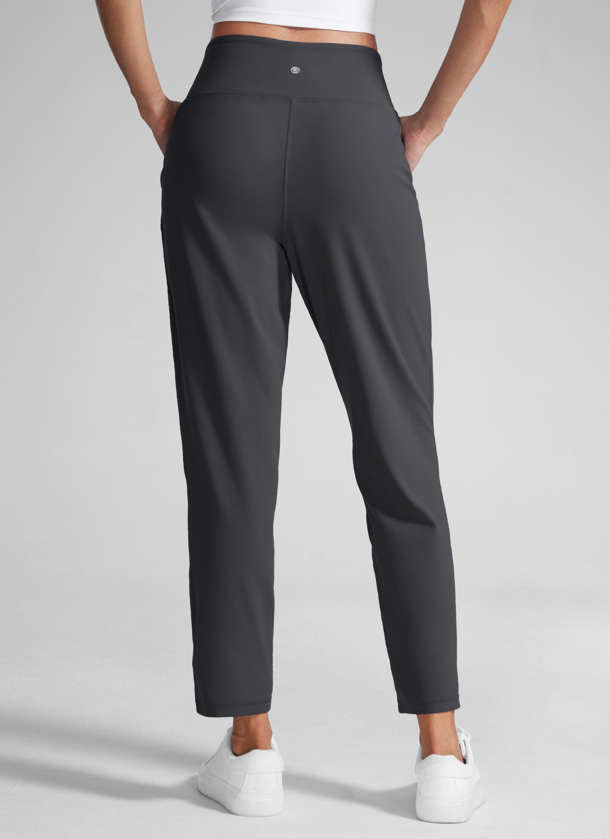 CRZ YOGA Damen Butterlift Konisch Zulaufend Plissee 7/8 Hosen Mysteriöses Grau