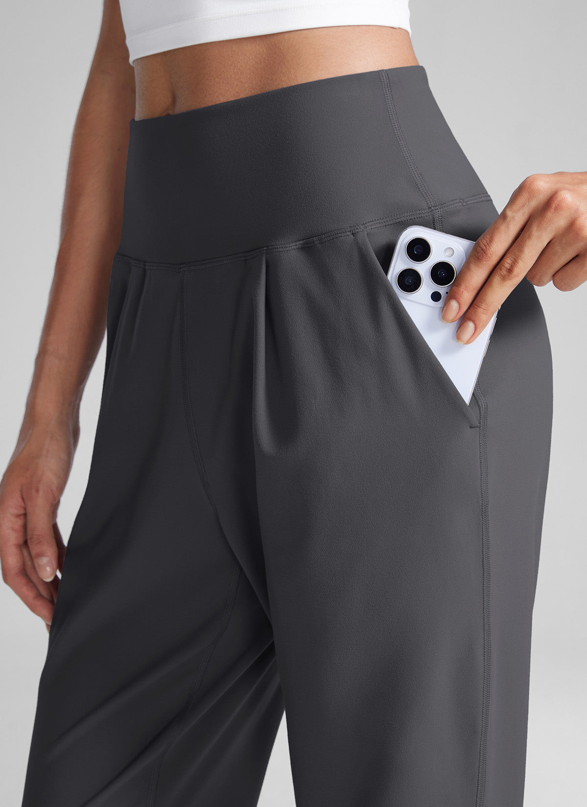 CRZ YOGA Damen Butterlift Konisch Zulaufend Plissee 7/8 Hosen Mysteriöses Grau
