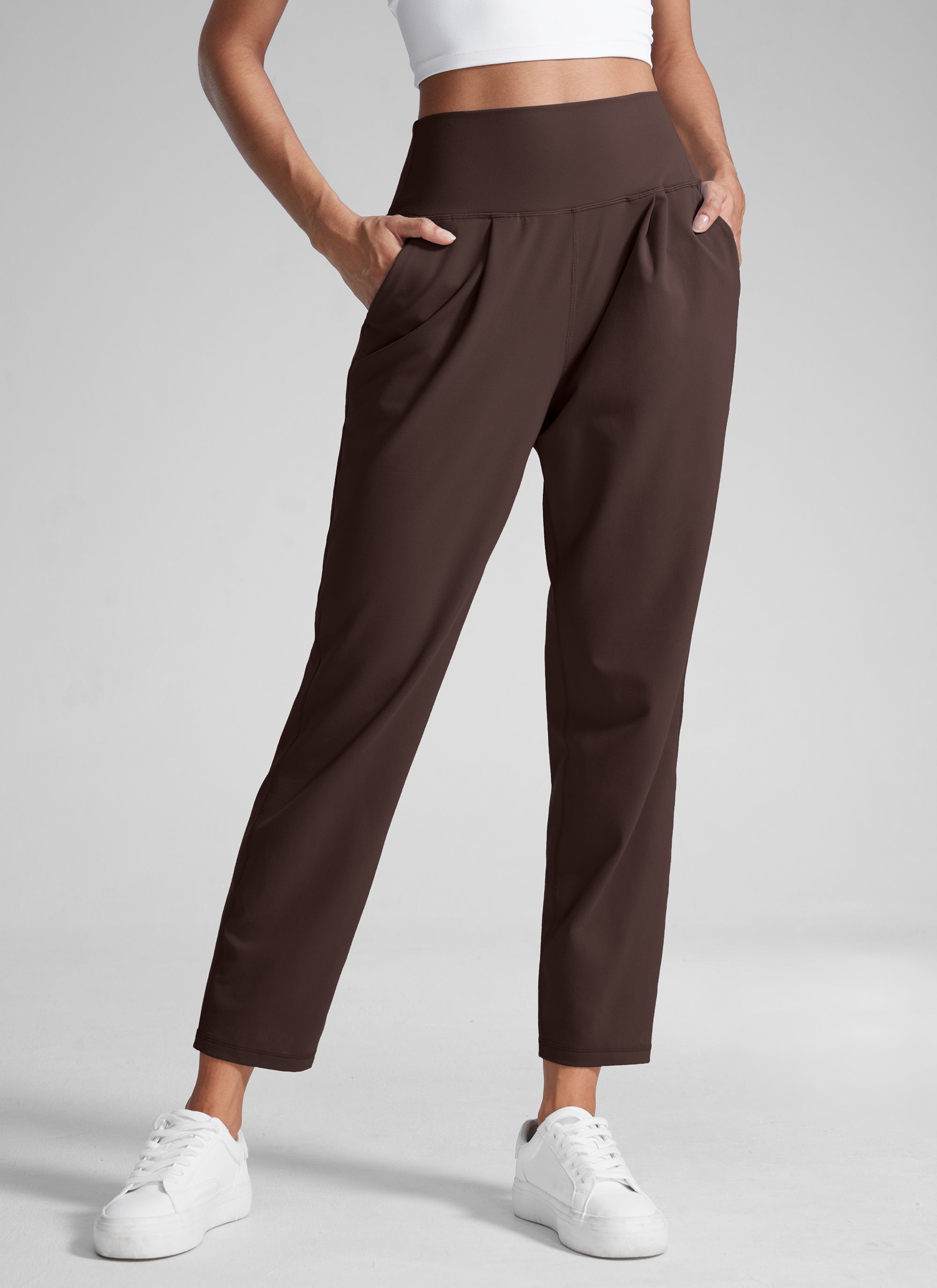 CRZ YOGA Damen Butterlift Konisch Zulaufend Plissee 7/8 Hosen Heißes Fudge-Brown