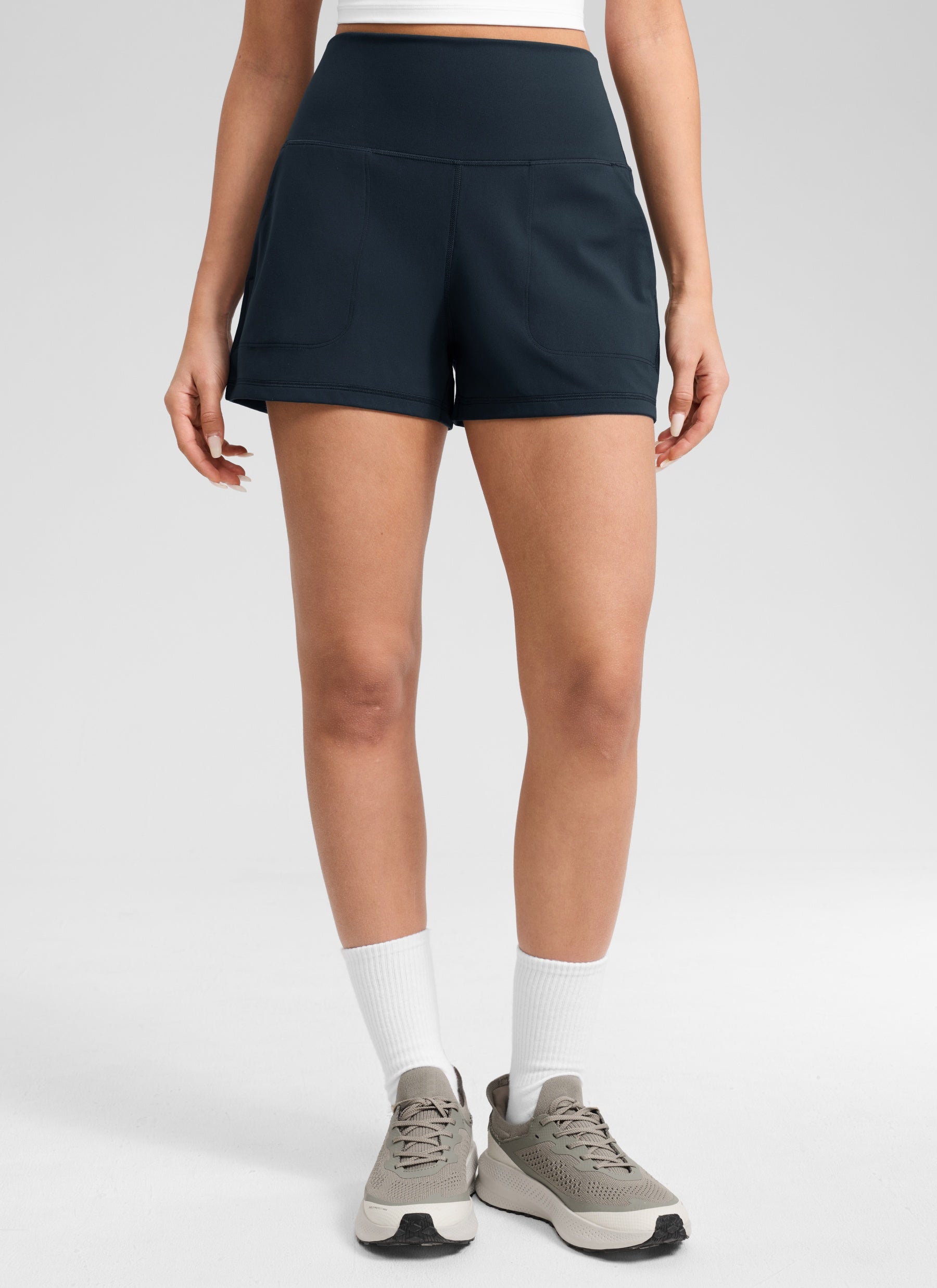 CRZ YOGA Damen Butterlift Shorts mit Taschen ohne Liner - 8 cm Echte Marine