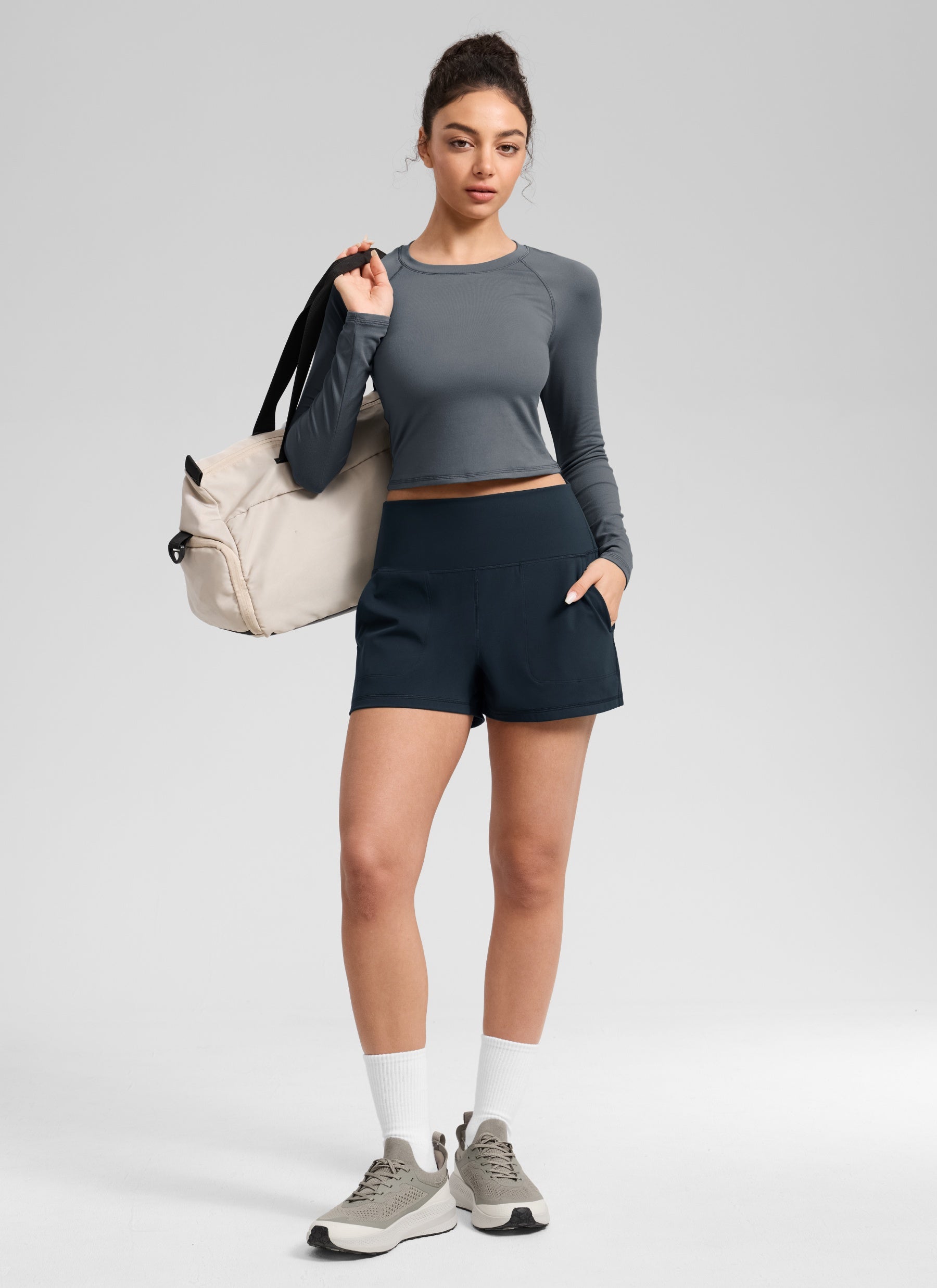 CRZ YOGA Damen Butterlift Shorts mit Taschen ohne Liner - 8 cm Echte Marine