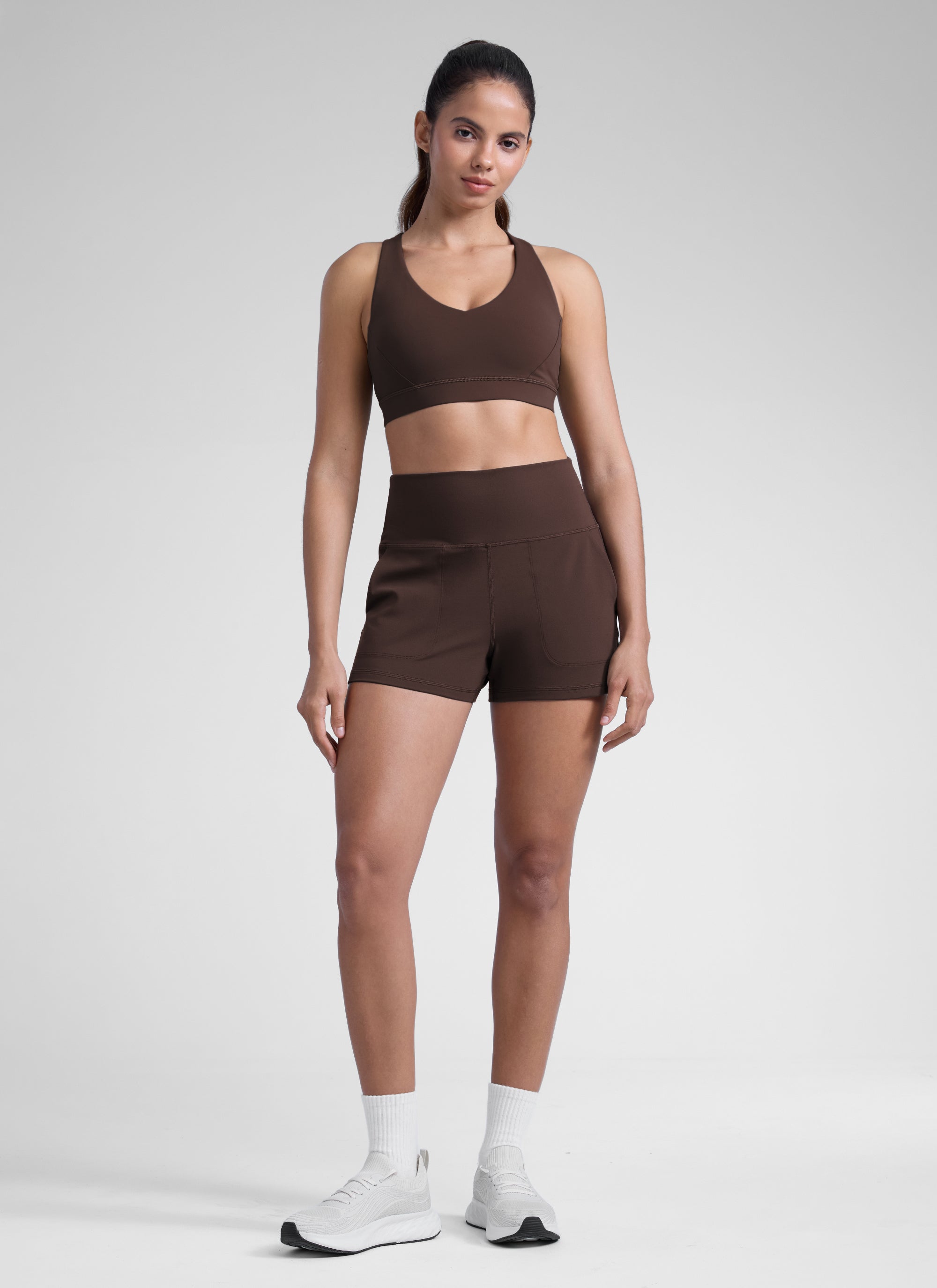CRZ YOGA Damen Butterlift Shorts mit Taschen ohne Liner - 8 cm Heißes Fudge-Brown