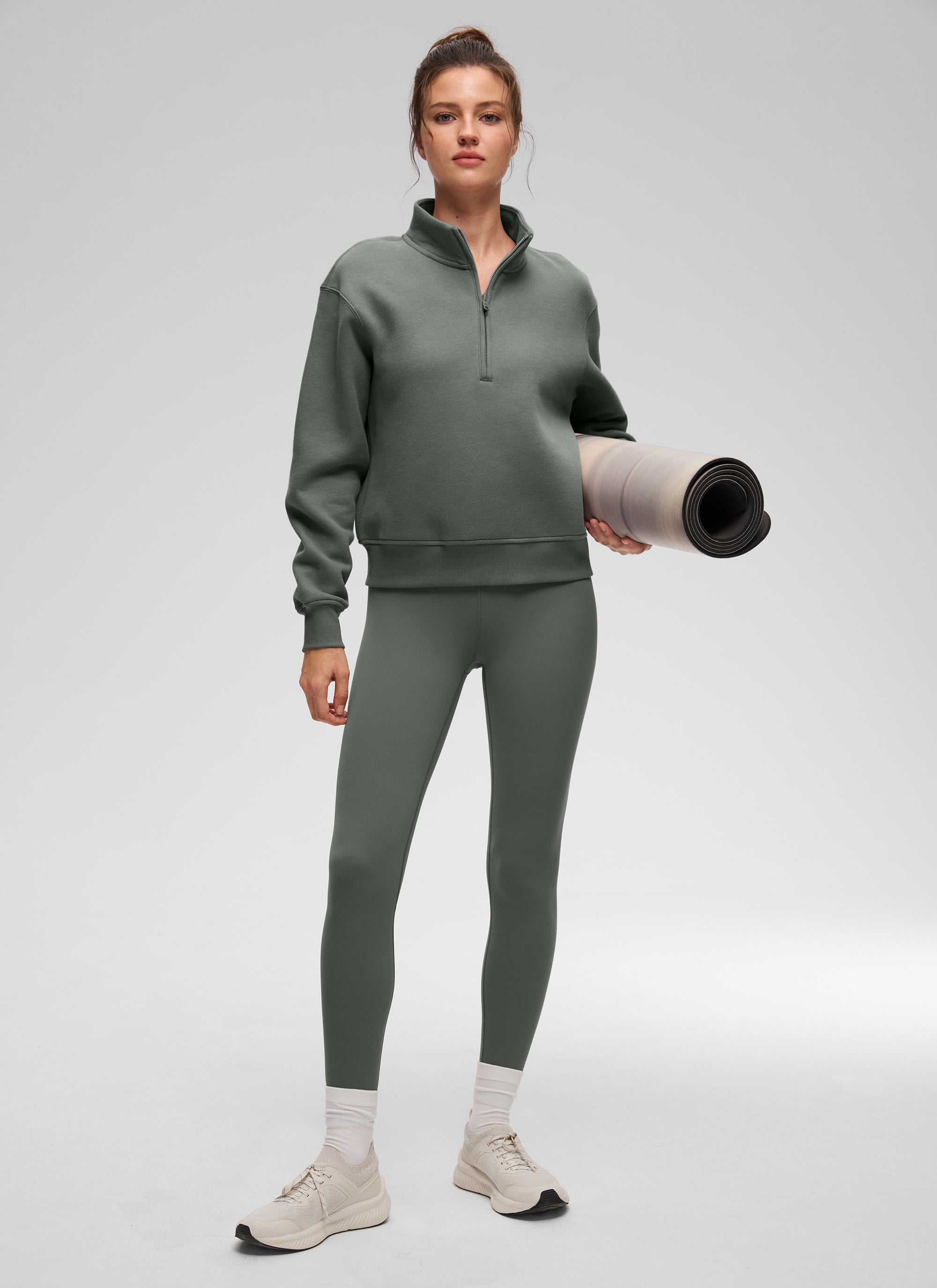 CRZ YOGA Damen Fleece Gefüttert Halber Reißverschluss Sweatshirt Grauer Salbei @model_info:Kerr