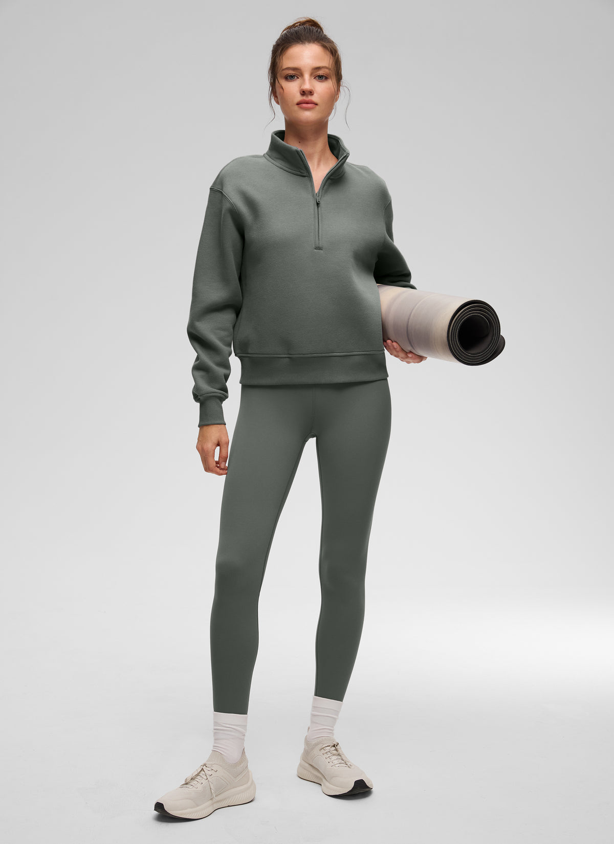 CRZ YOGA Damen Fleece Gefüttert Halber Reißverschluss Sweatshirt Grauer Salbei @model_info:Kerr