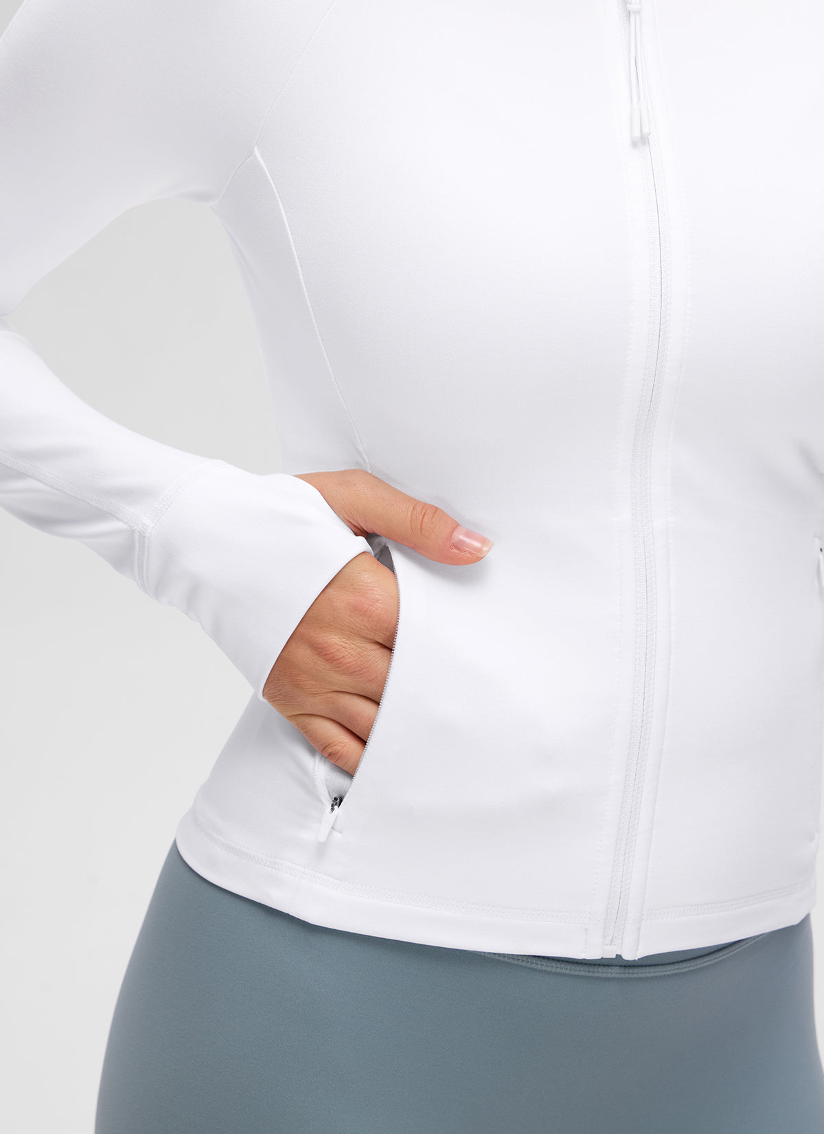 CRZ YOGA Damen Butterluxe V-Neck taillenlang Jacke mit Taschen Weiss