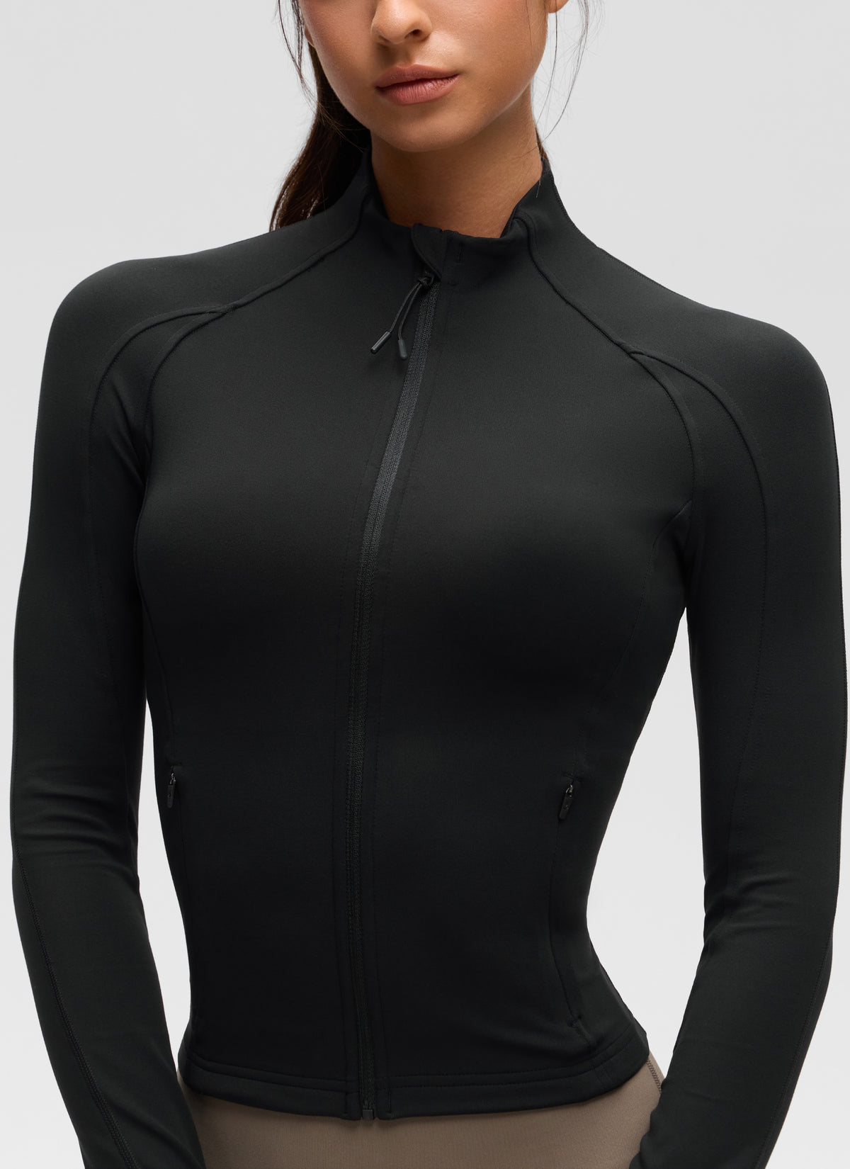 CRZ YOGA Damen Butterluxe Full Zipper Sport Jacke mit Daumenloch Schwarz @model_info:Isidora