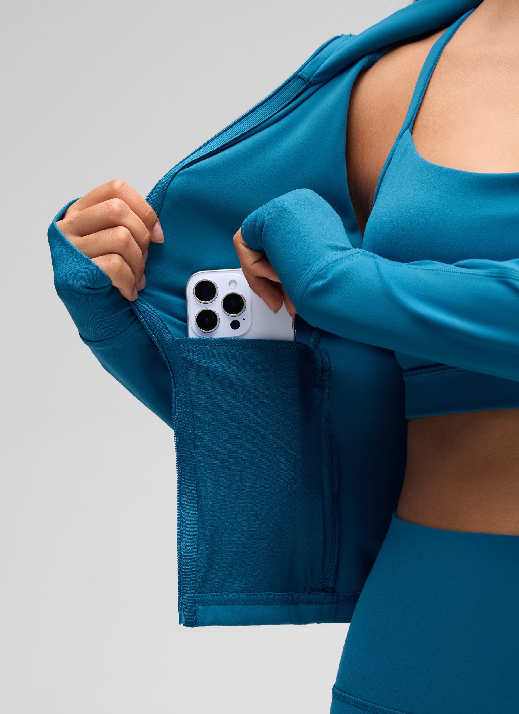 CRZ YOGA Damen Butterluxe Full Zipper Sport Jacke mit Daumenloch Superschallblau