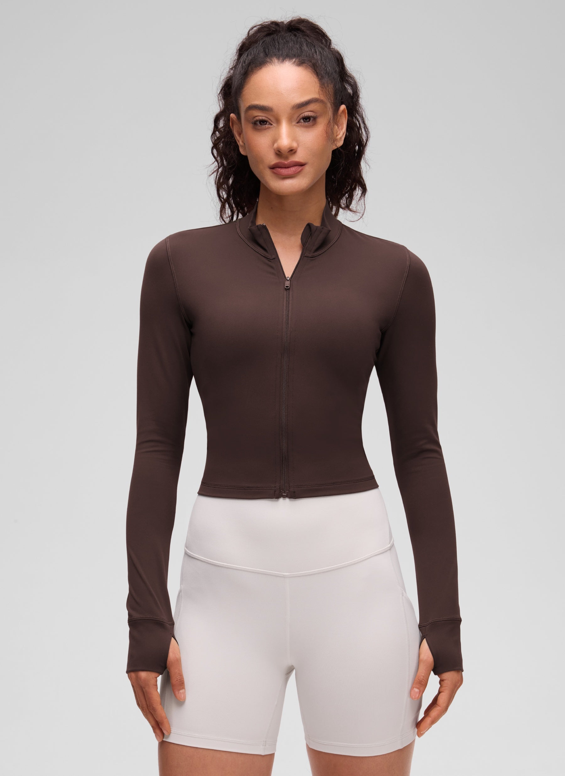 CRZ YOGA Damen Butterluxe Reißverschluss Cropped Jacke mit Daumenloch Heißes Fudge-Brown