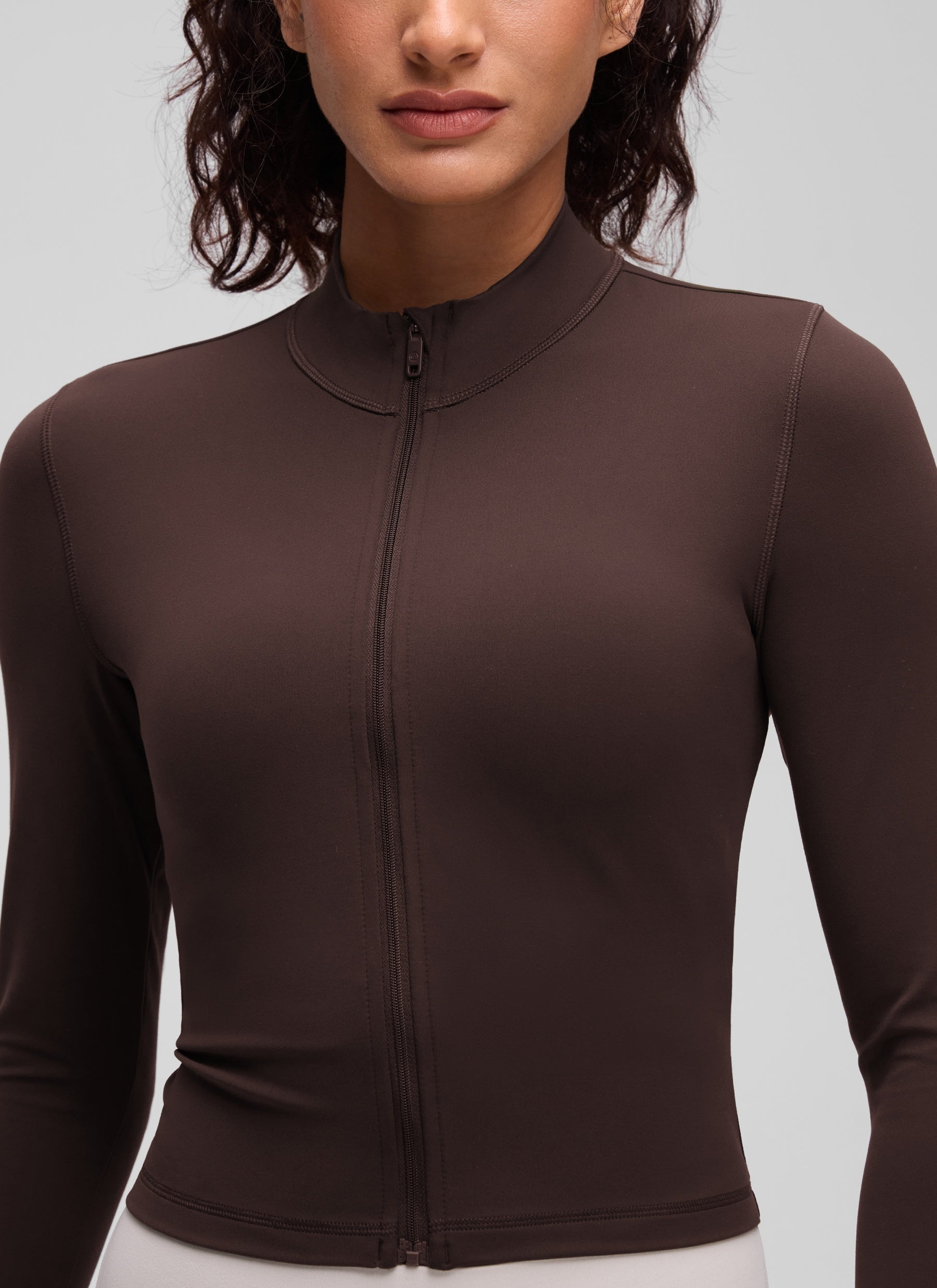 CRZ YOGA Damen Butterluxe Reißverschluss Cropped Jacke mit Daumenloch Heißes Fudge-Brown