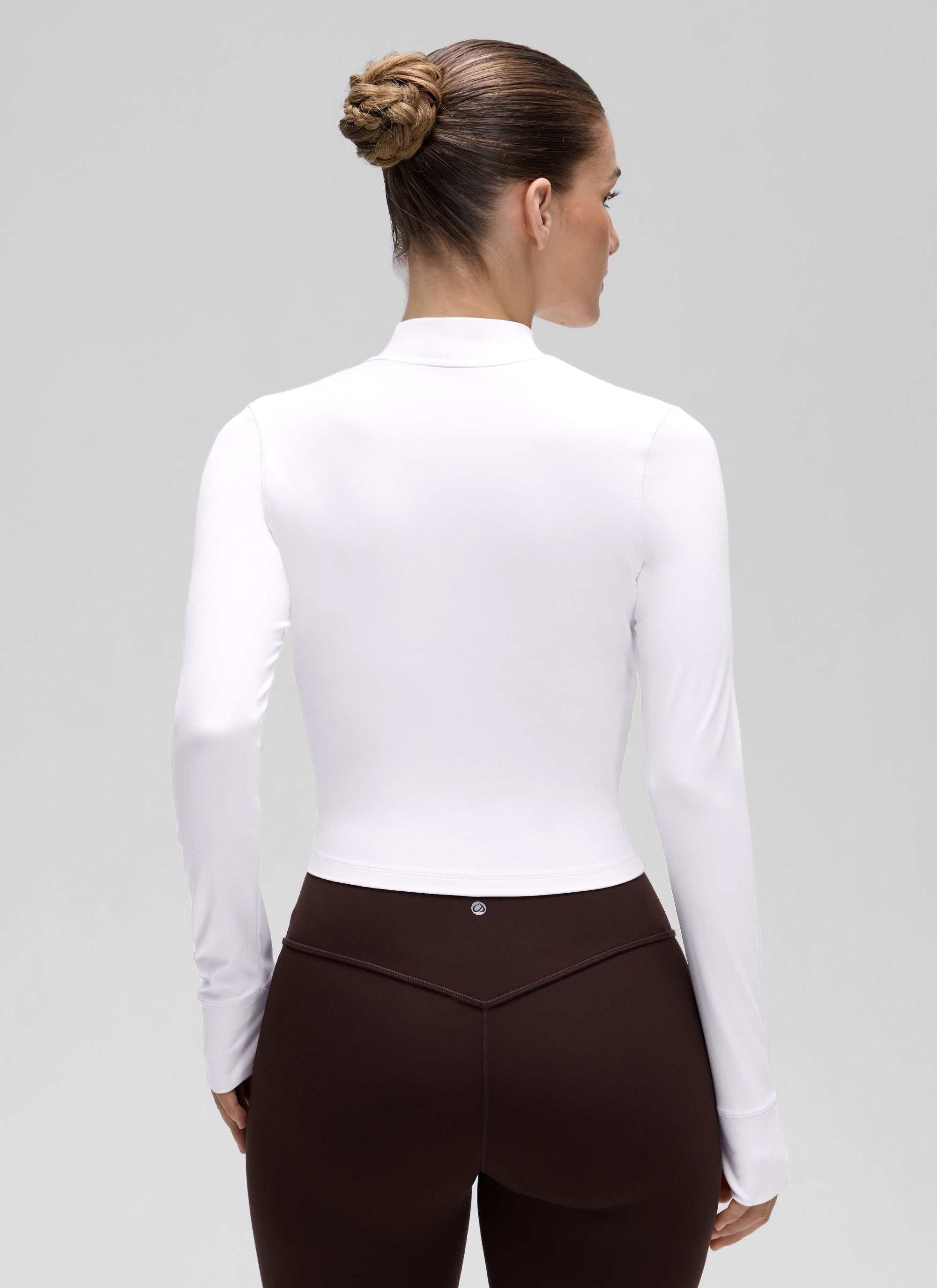 CRZ YOGA Damen Butterluxe Reißverschluss Cropped Jacke mit Daumenloch Weiss