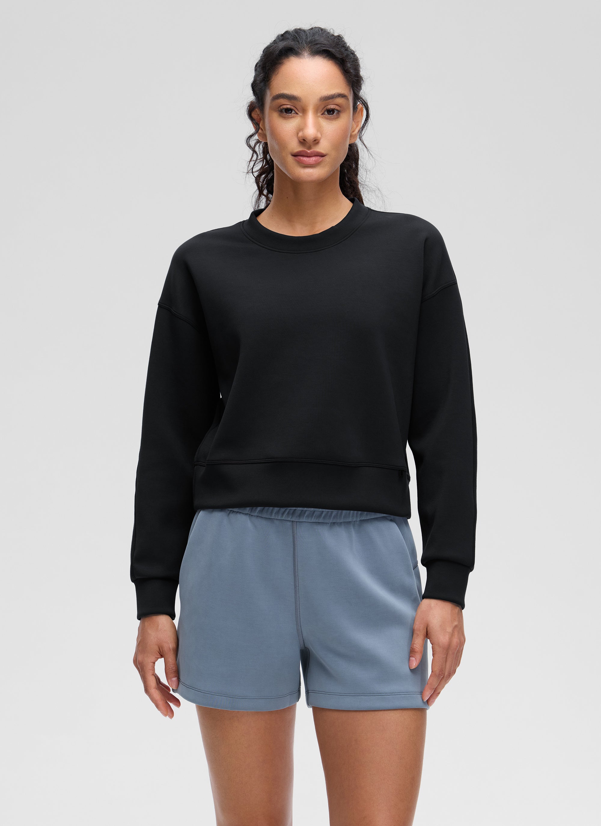 CRZ YOGA Damen SoftAura Oversized Rundhalsausschnitt Sweatshirt Schwarz @model_info:larissa