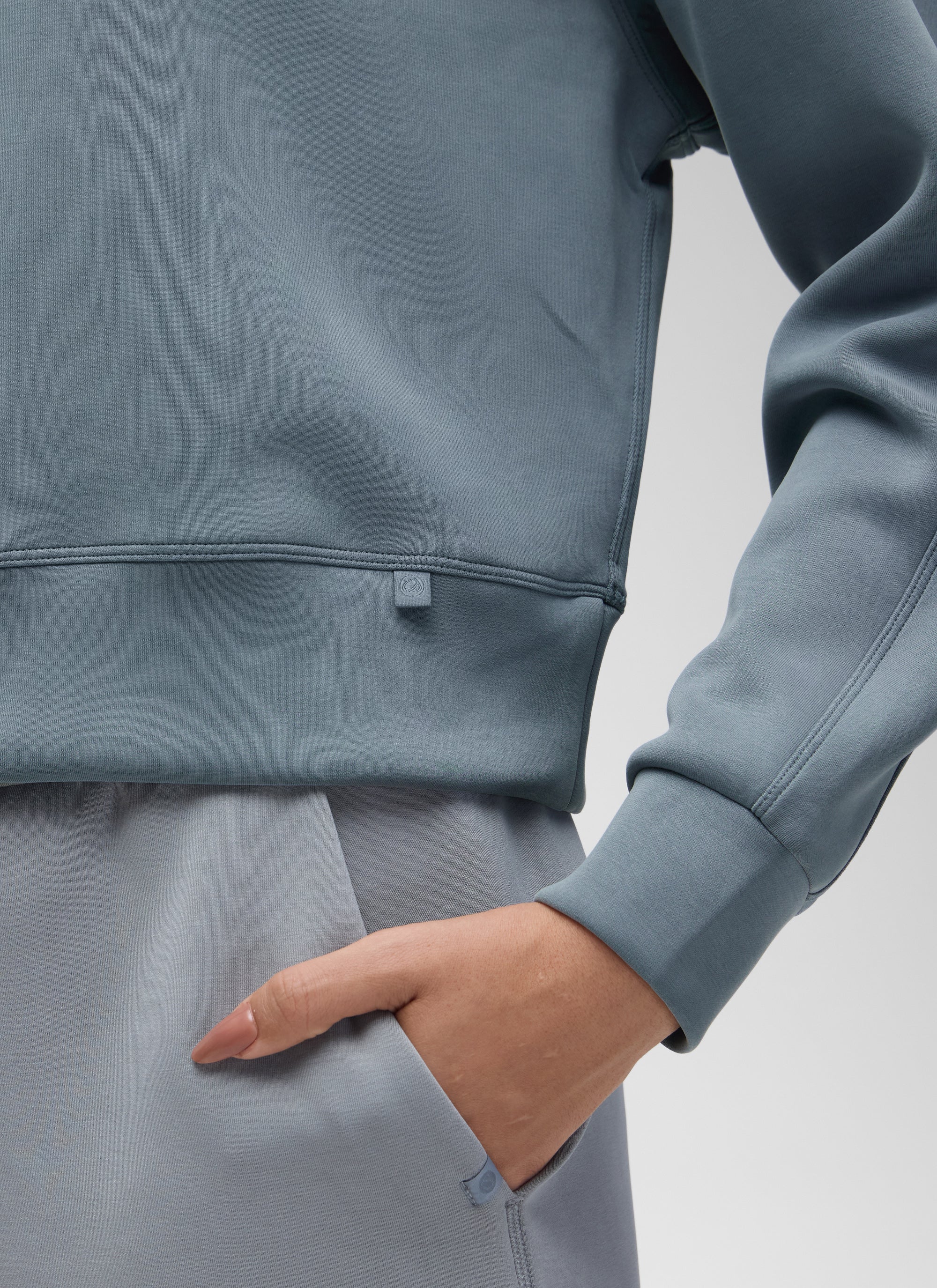 CRZ YOGA Damen SoftAura Oversized Rundhalsausschnitt Sweatshirt Belgisches Blau @model_info:J