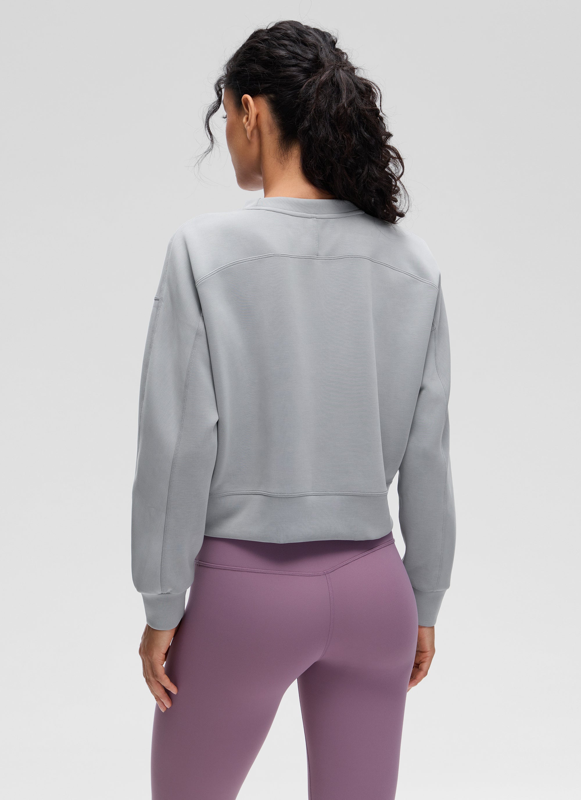 CRZ YOGA Damen SoftAura Oversized Rundhalsausschnitt Sweatshirt Nashorngrau @model_info:larissa